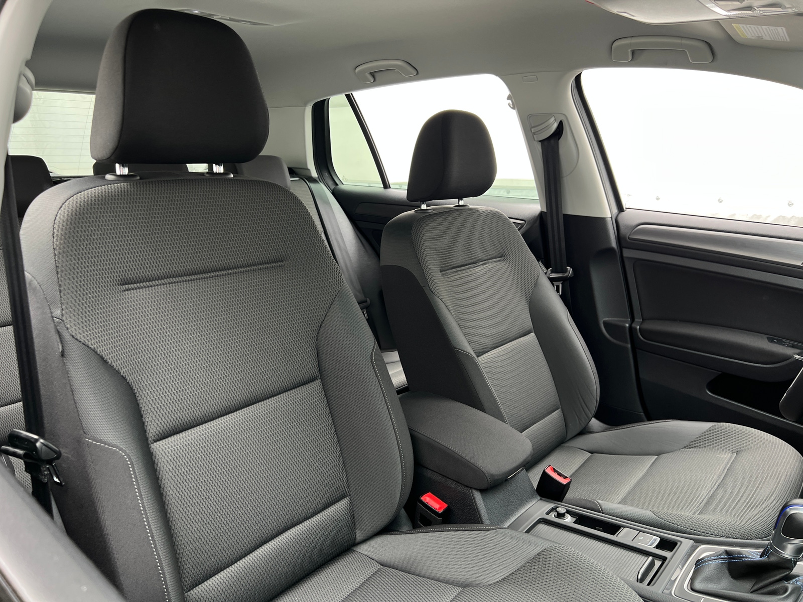 Thumbnail: 2019 Volkswagen e-Golf - 2