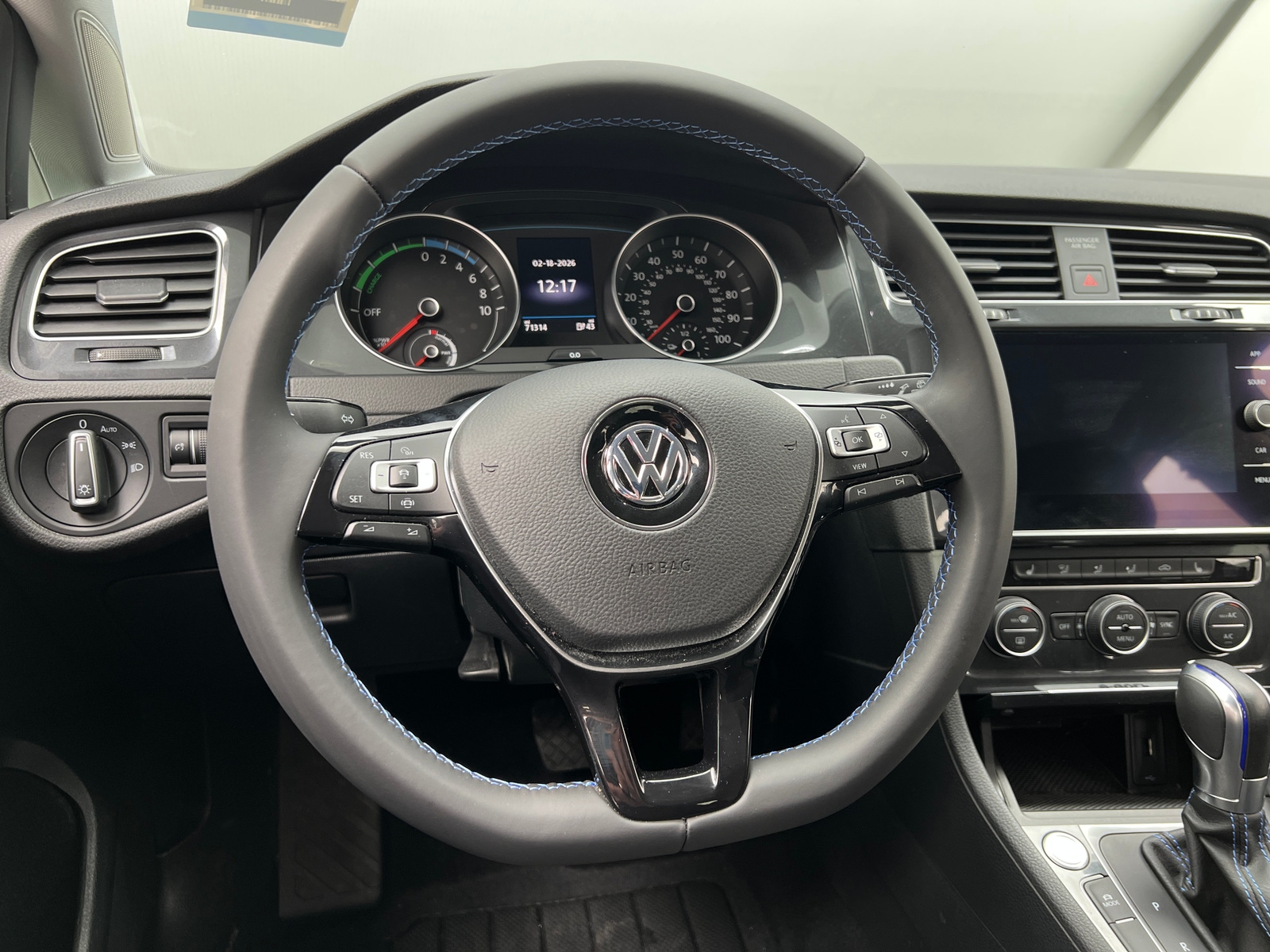 Thumbnail: 2019 Volkswagen e-Golf - 5