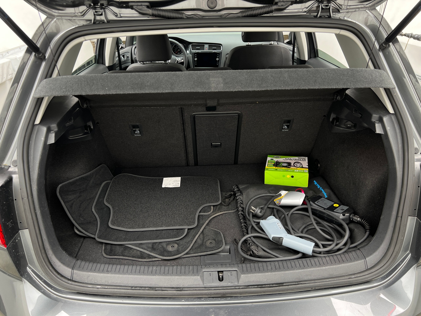 Thumbnail: 2019 Volkswagen e-Golf - 7