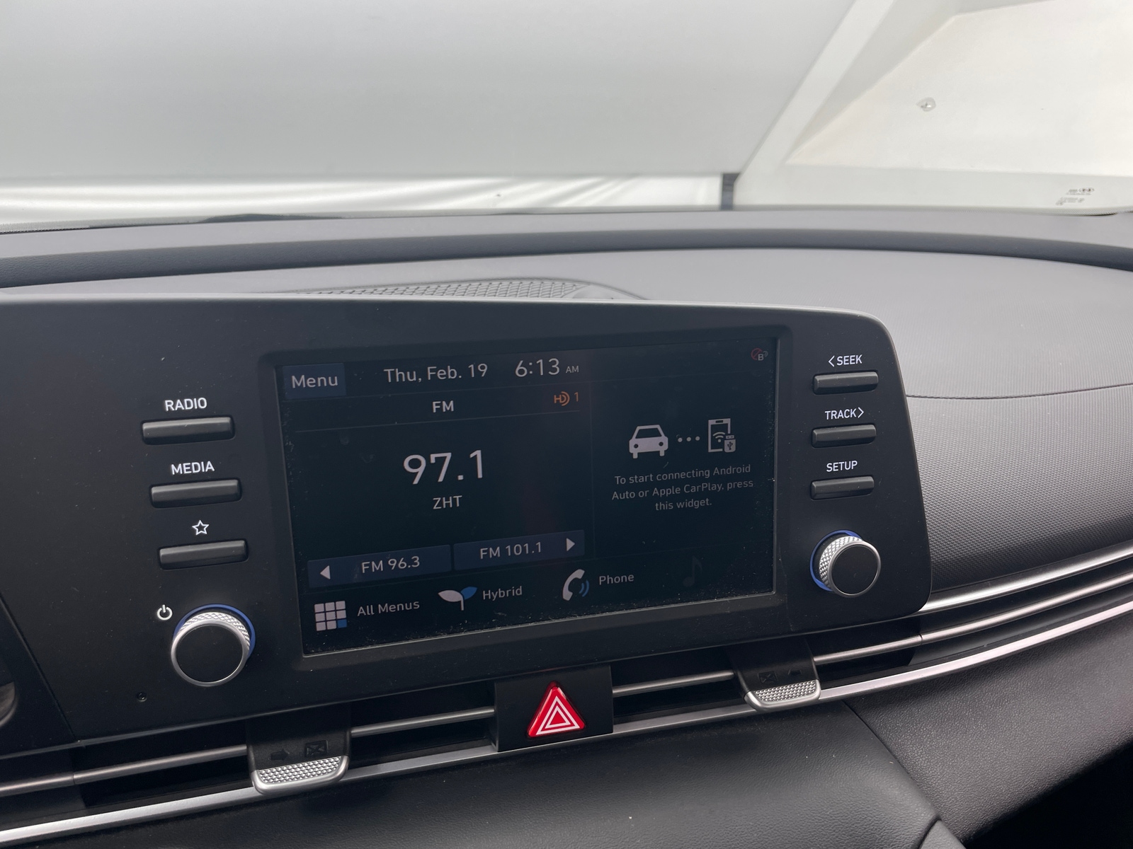 Thumbnail: 2023 Hyundai Elantra - 4