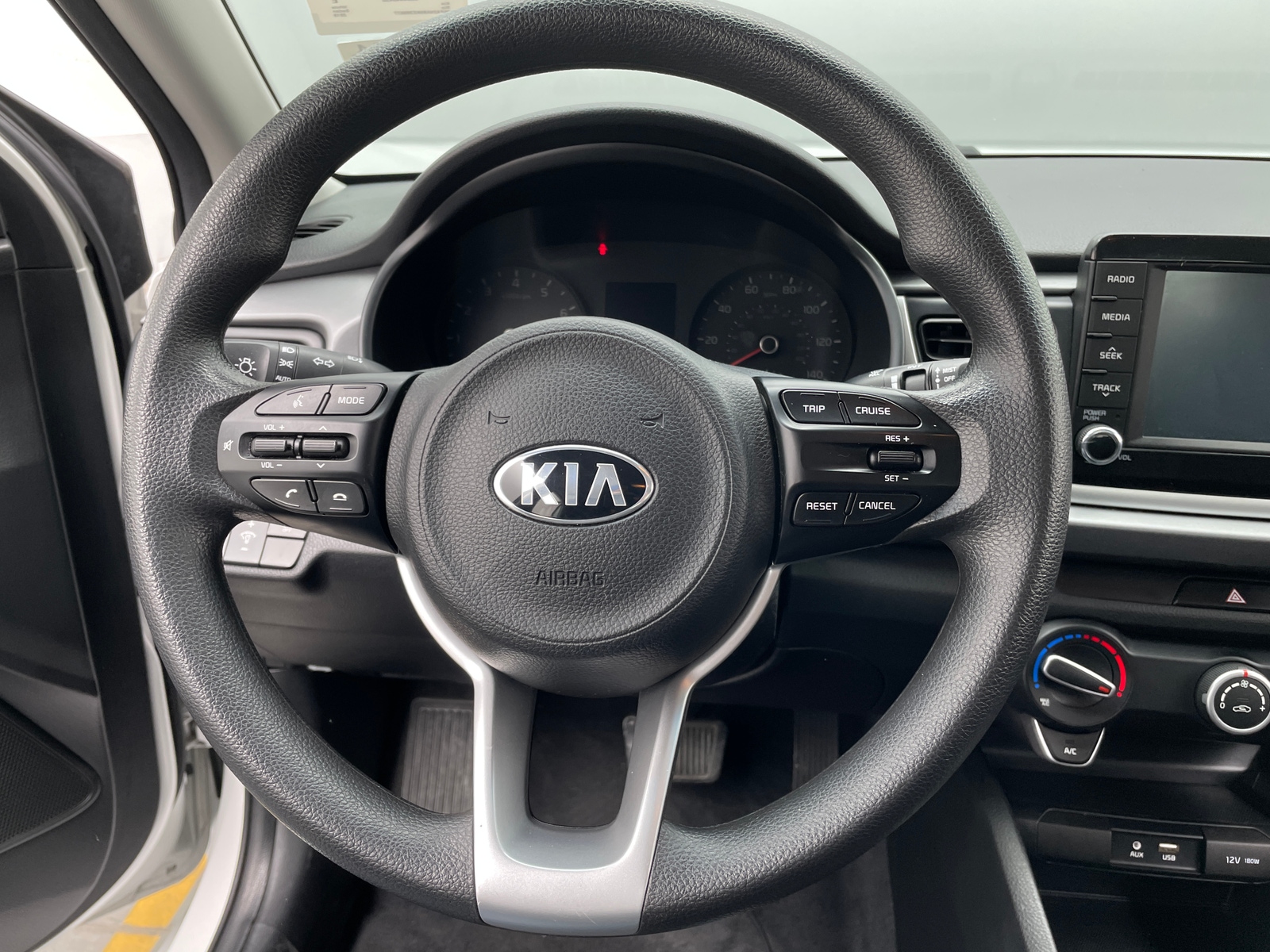 Thumbnail: 2019 Kia Rio - 5