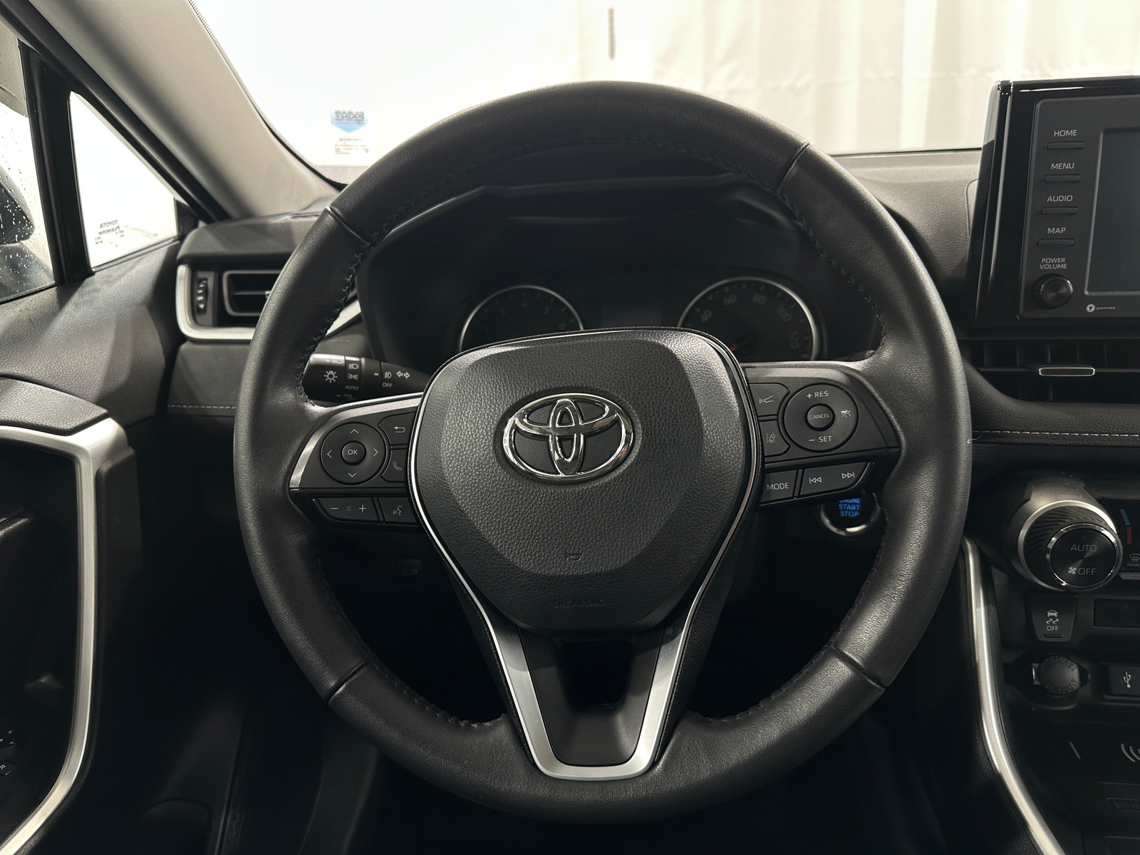 Thumbnail: 2022 Toyota RAV4 - 4