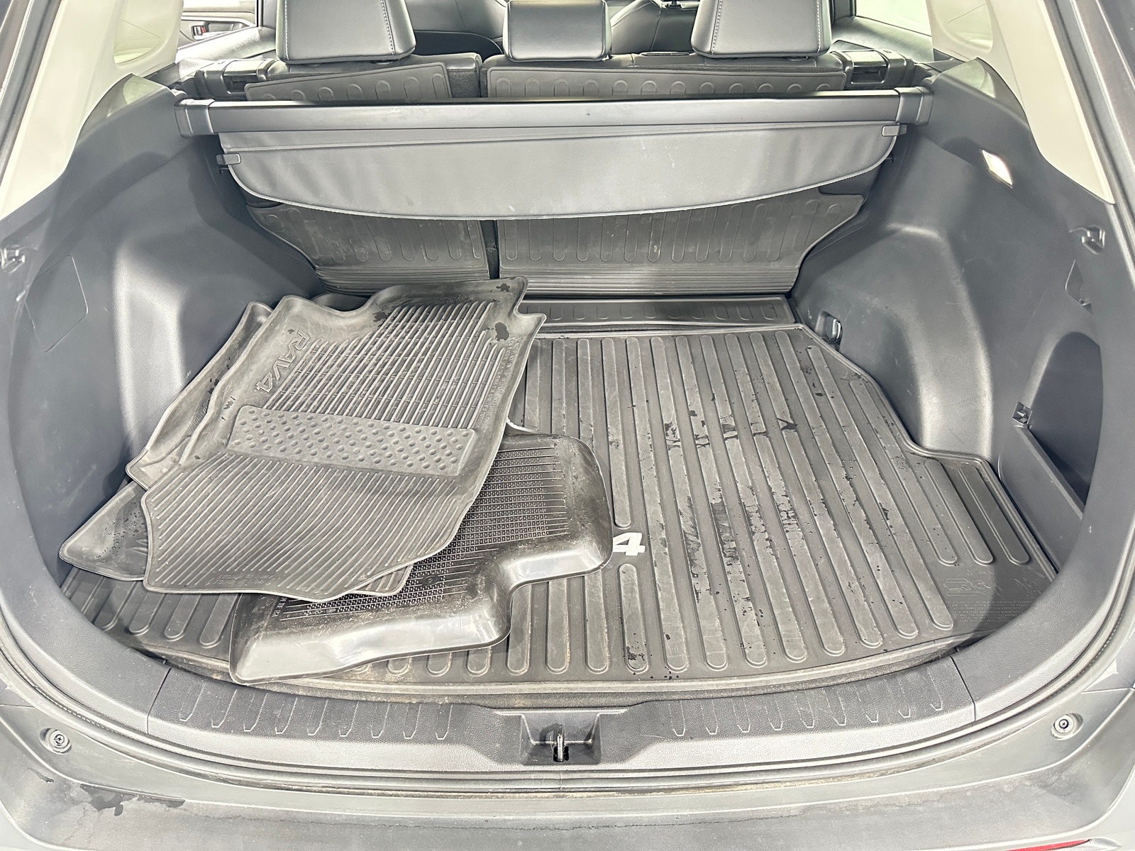 Thumbnail: 2022 Toyota RAV4 - 6