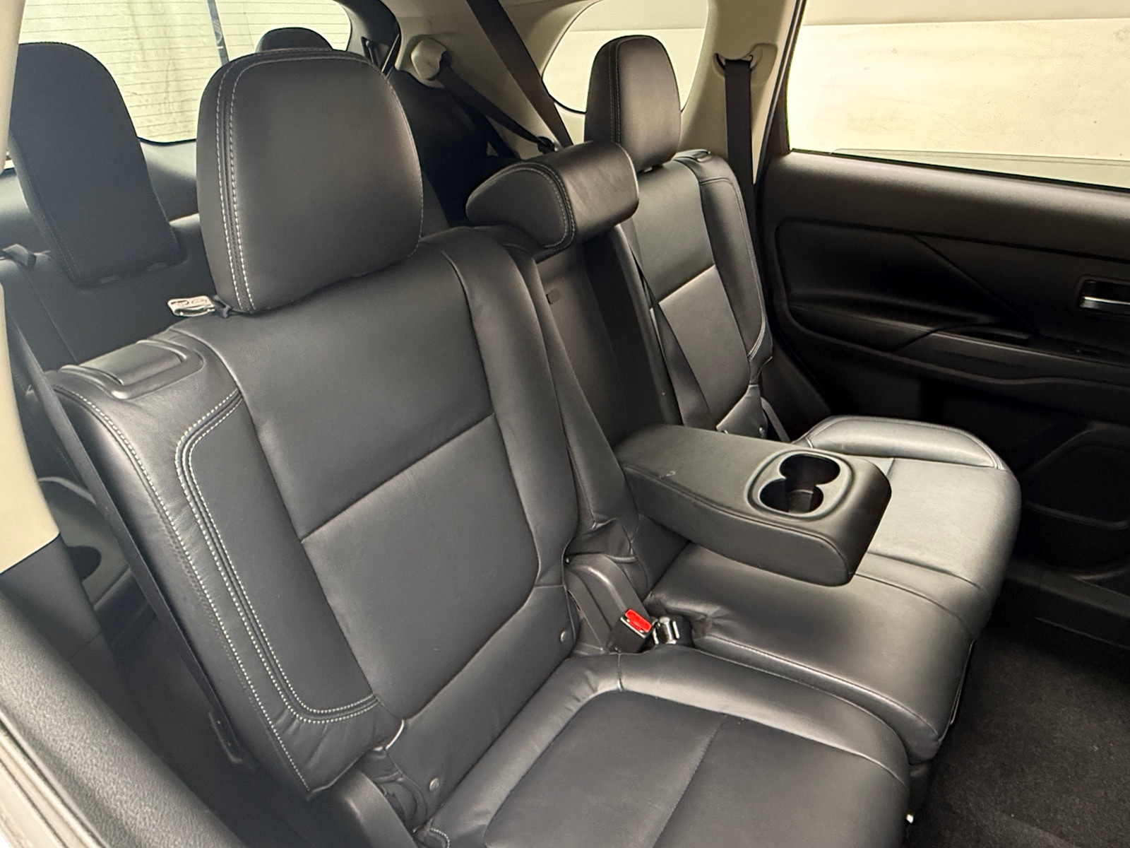 Thumbnail: 2019 Mitsubishi Outlander - 5