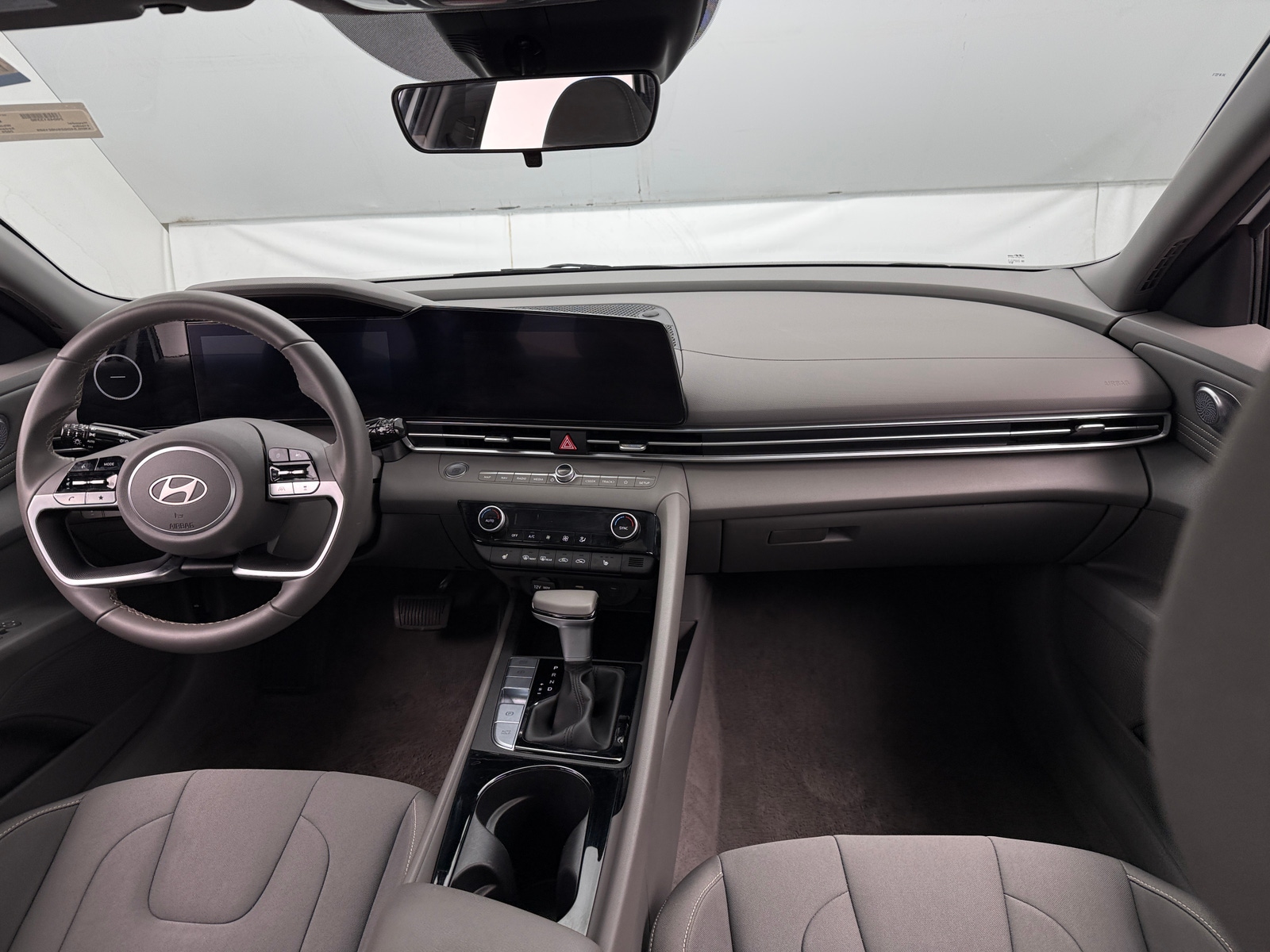 Thumbnail: 2025 Hyundai Elantra - 3