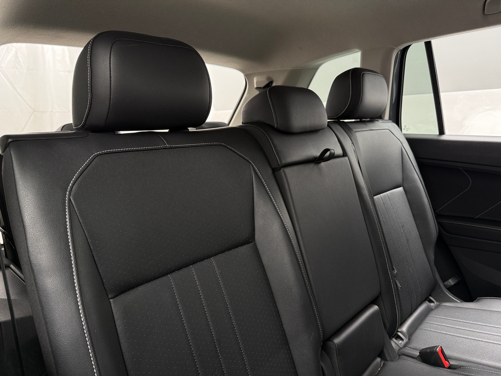 Thumbnail: 2022 Volkswagen Tiguan - 5