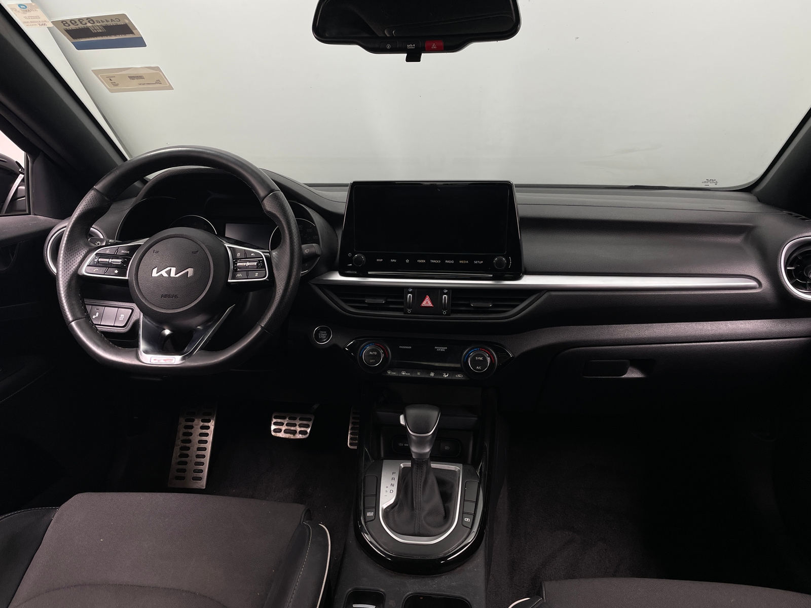 Thumbnail: 2024 Kia Forte - 3