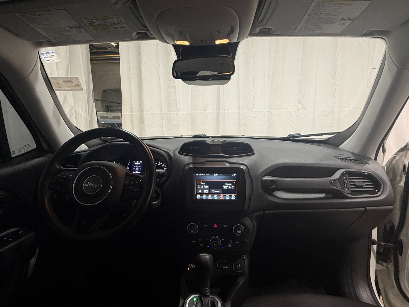 Thumbnail: 2018 Jeep Renegade - 3