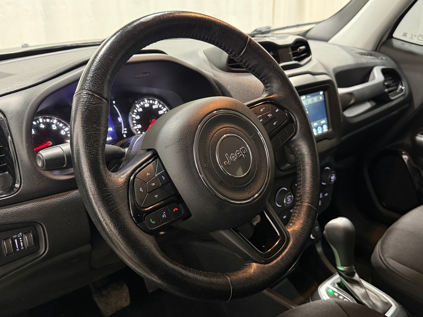 Thumbnail: 2018 Jeep Renegade - 5