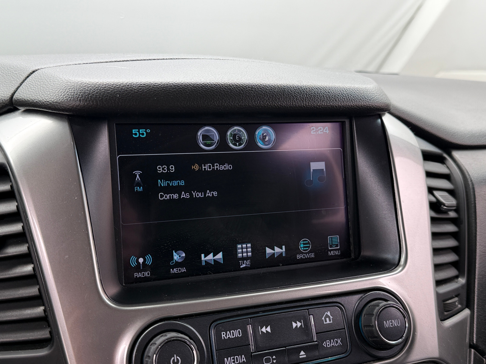 Thumbnail: 2017 Chevrolet Suburban - 3