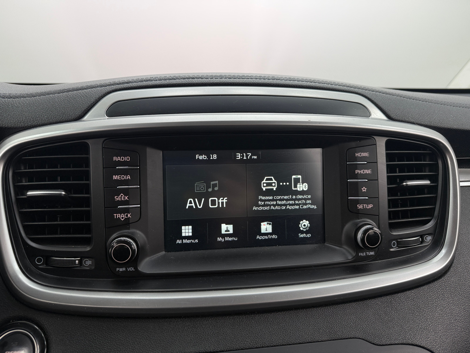 Thumbnail: 2020 Kia Sorento - 4