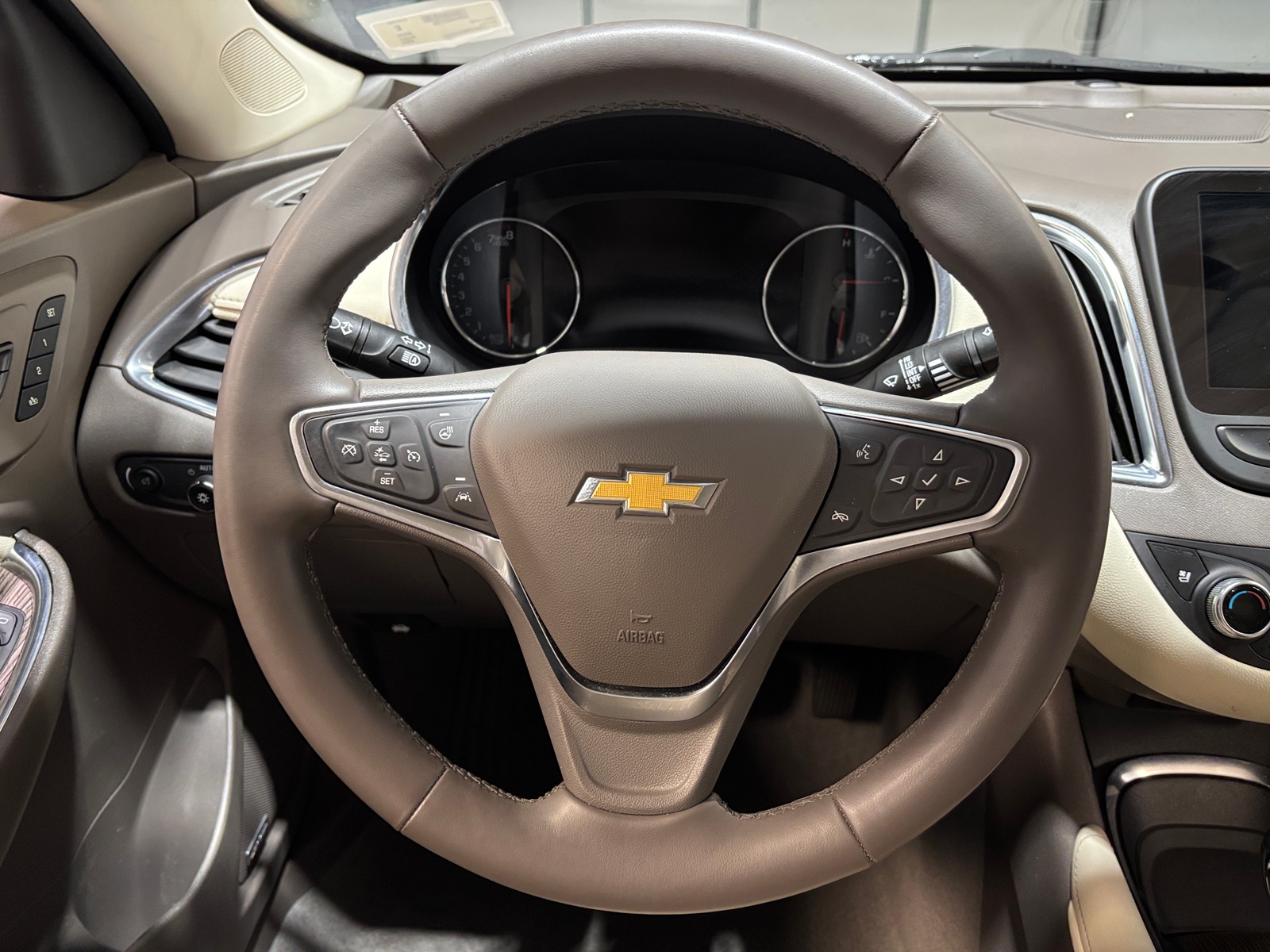 Thumbnail: 2024 Chevrolet Malibu - 4