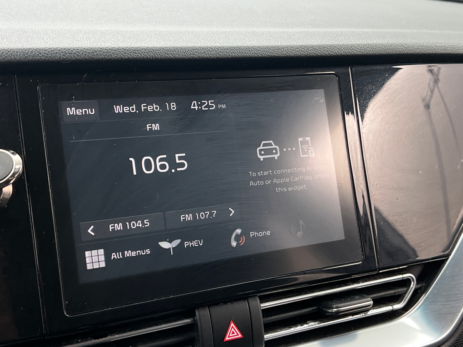 Thumbnail: 2022 Kia Niro - 4