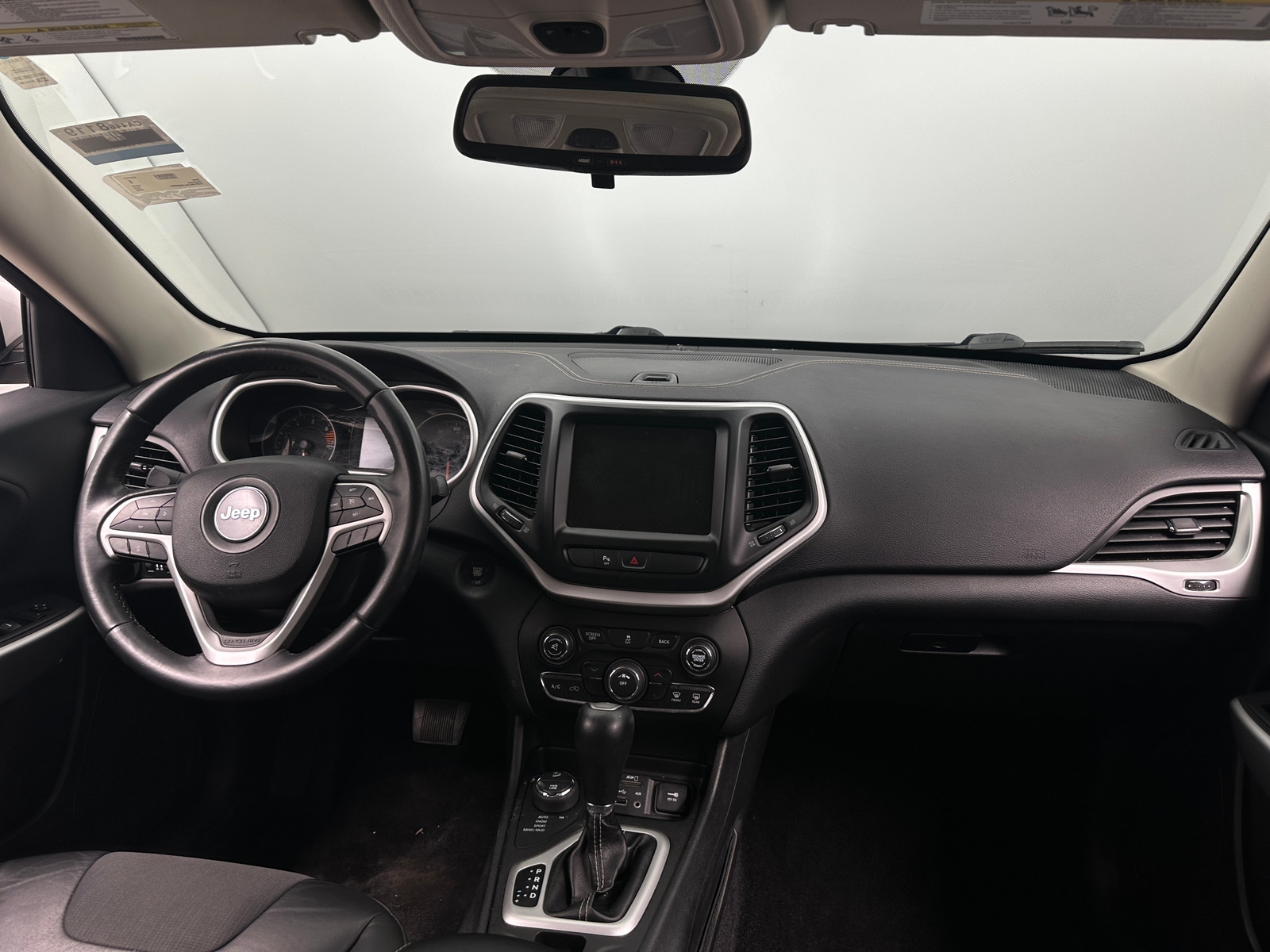 Thumbnail: 2018 Jeep Cherokee - 3