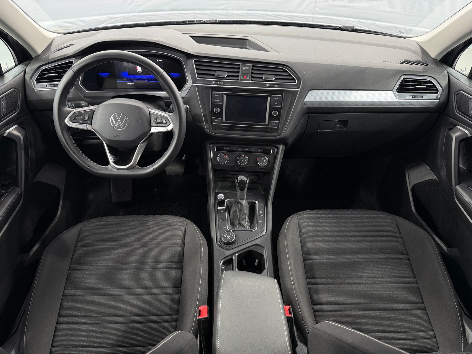 Thumbnail: 2024 Volkswagen Tiguan - 3