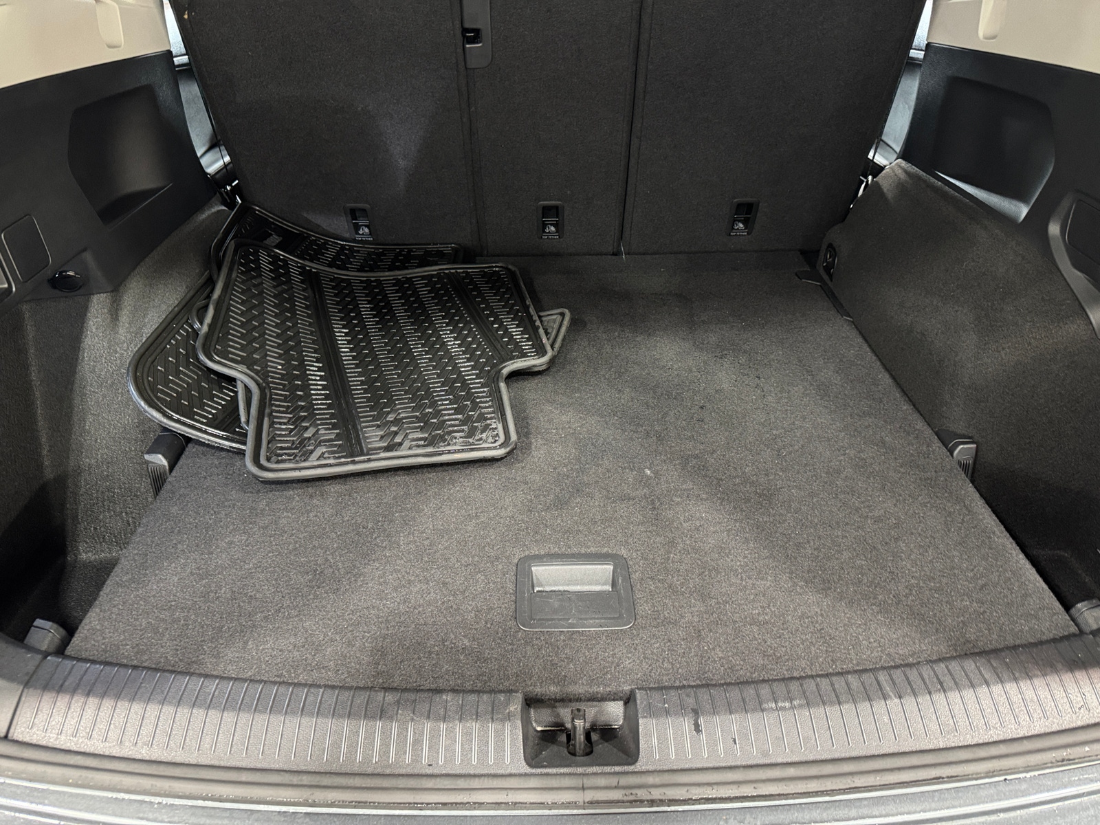 Thumbnail: 2024 Volkswagen Tiguan - 7