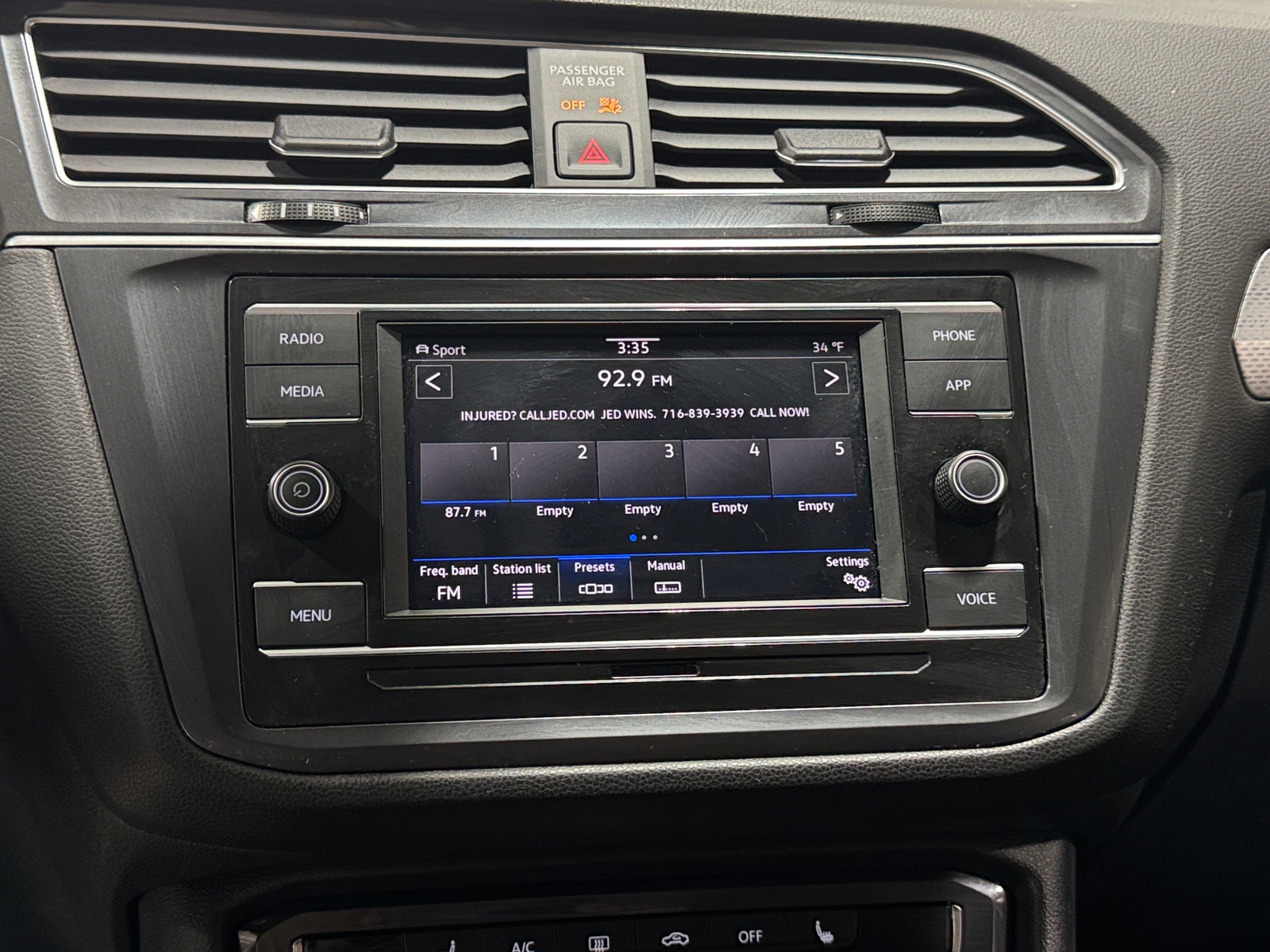 Thumbnail: 2024 Volkswagen Tiguan - 4