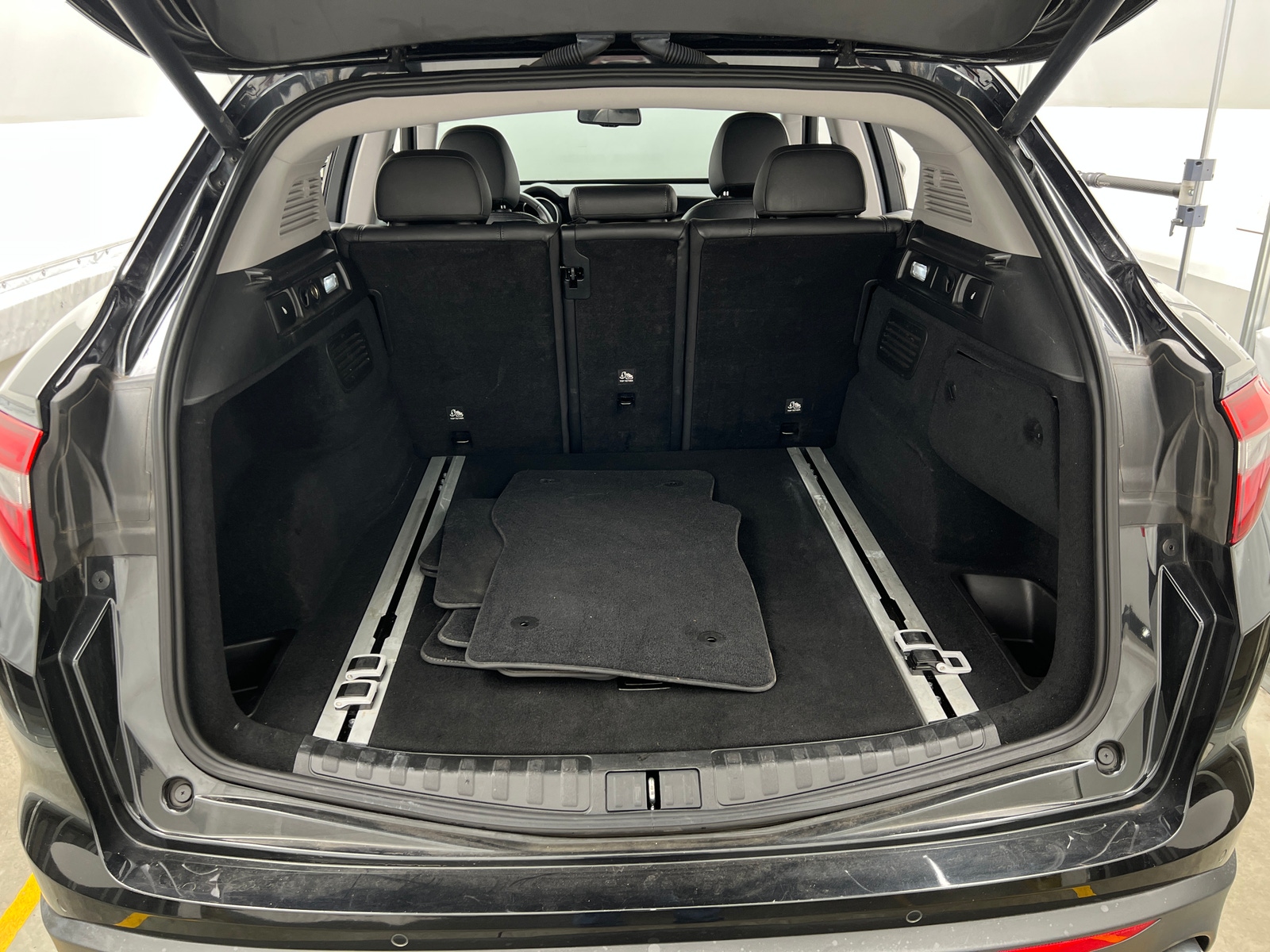 Thumbnail: 2018 Alfa Romeo Stelvio - 6