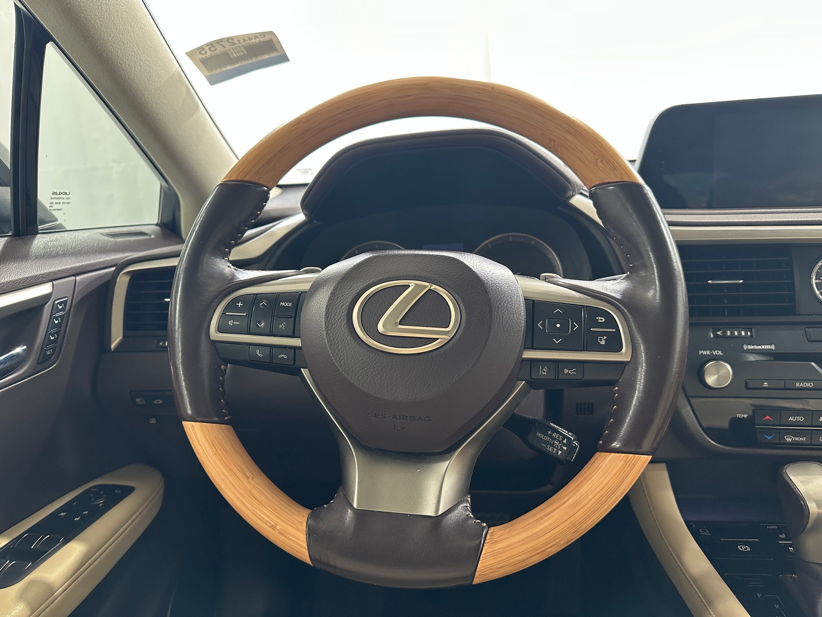 Thumbnail: 2020 Lexus RX - 4