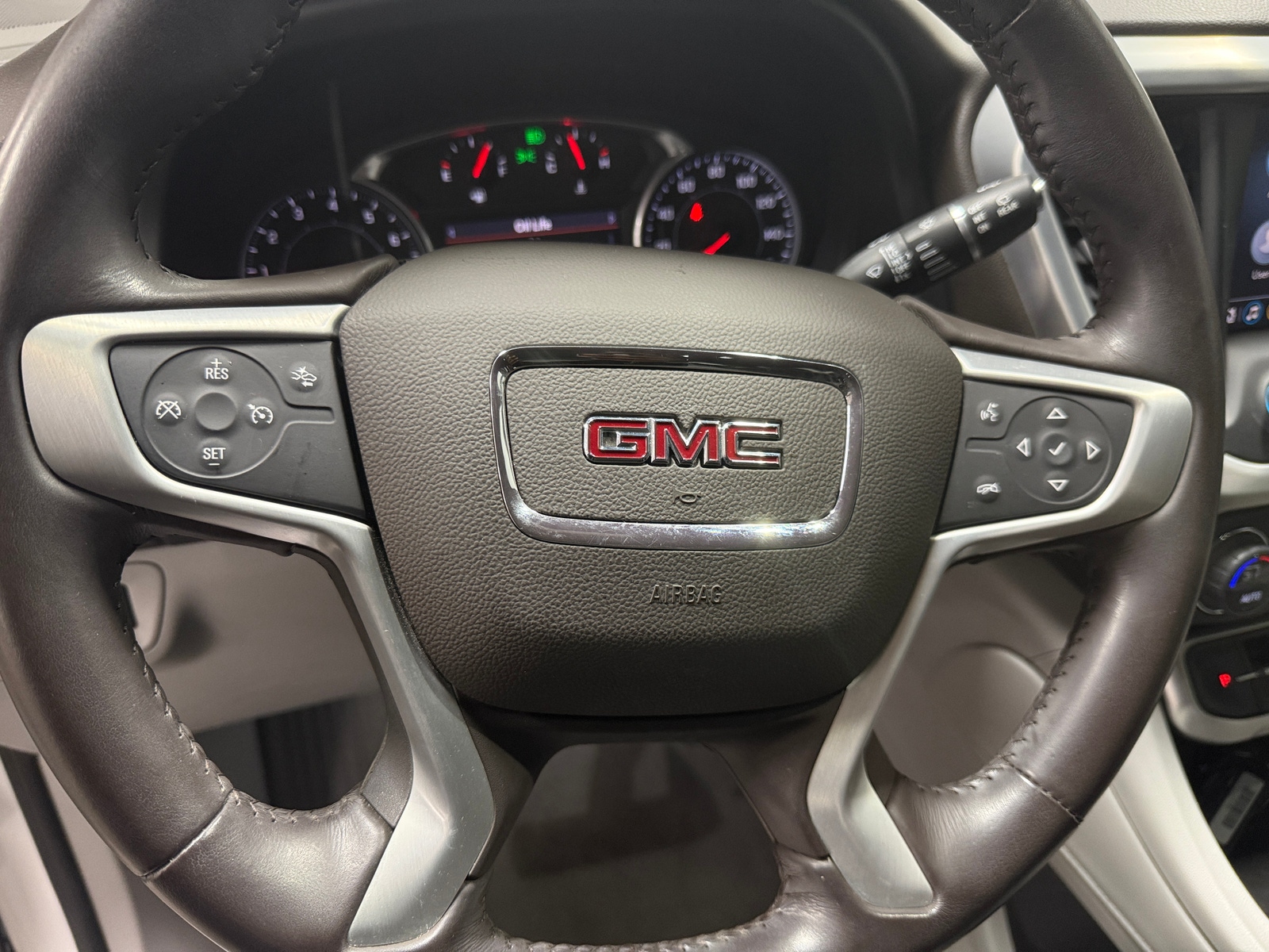 Thumbnail: 2022 GMC Acadia - 4