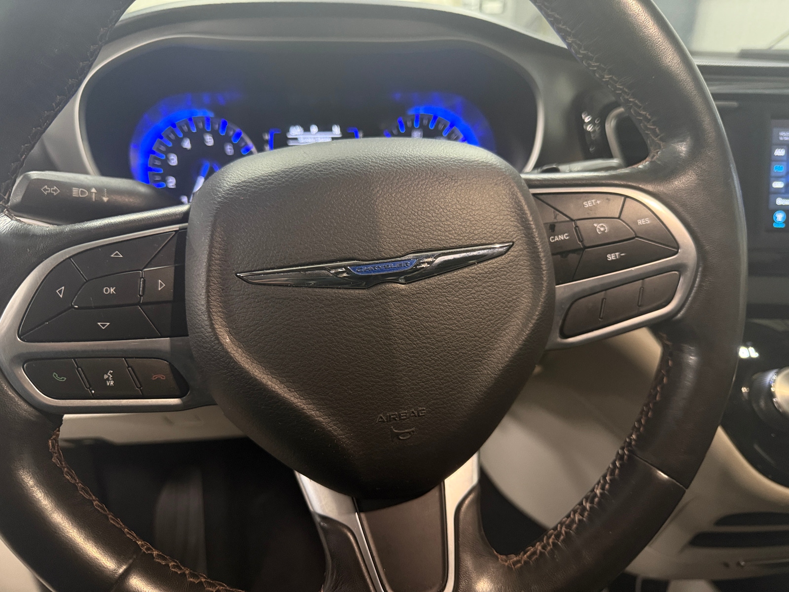 Thumbnail: 2020 Chrysler Pacifica - 4