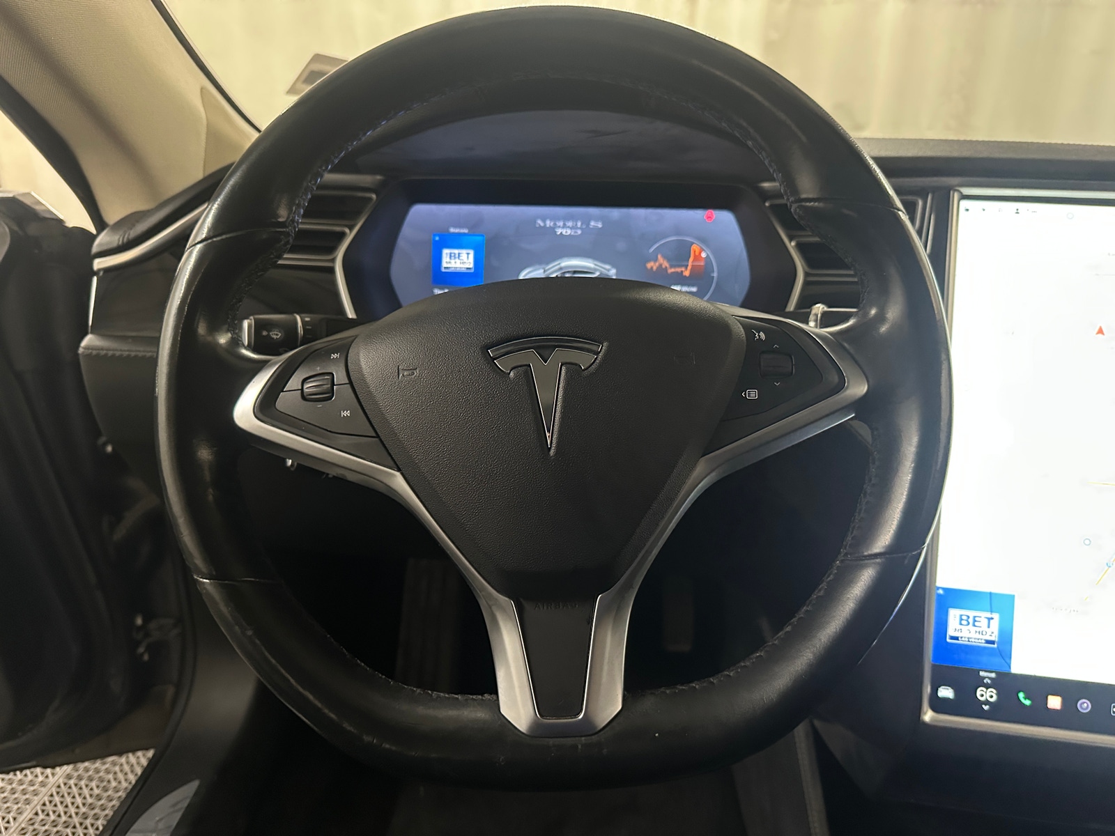 Thumbnail: 2015 Tesla Model S - 4