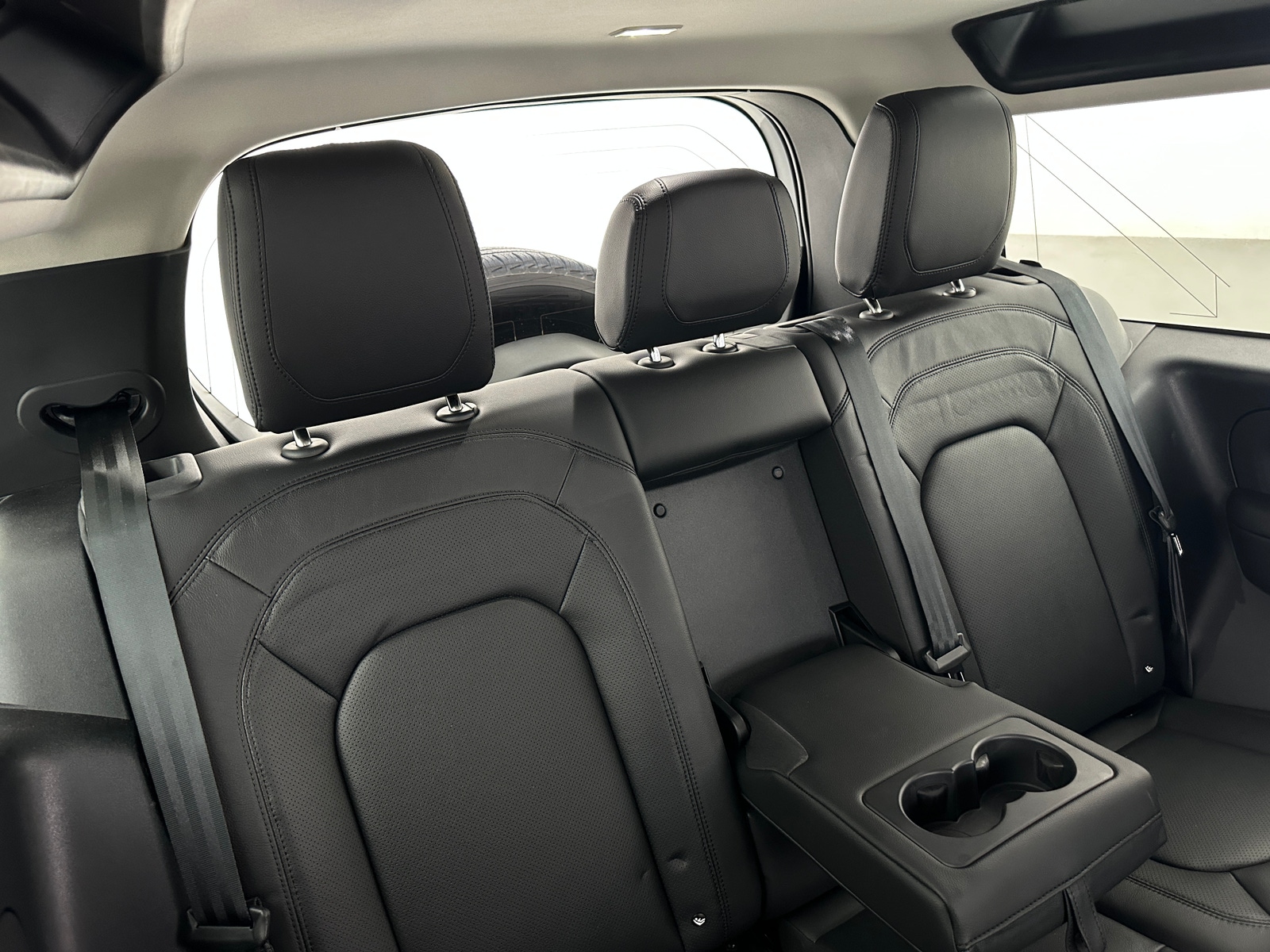 Thumbnail: 2024 Land Rover Defender - 5