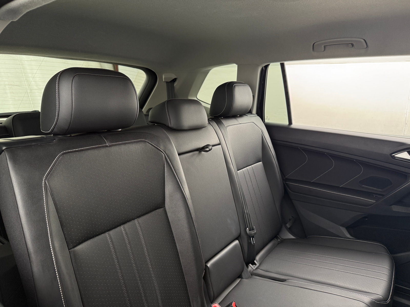 Thumbnail: 2023 Volkswagen Tiguan - 5