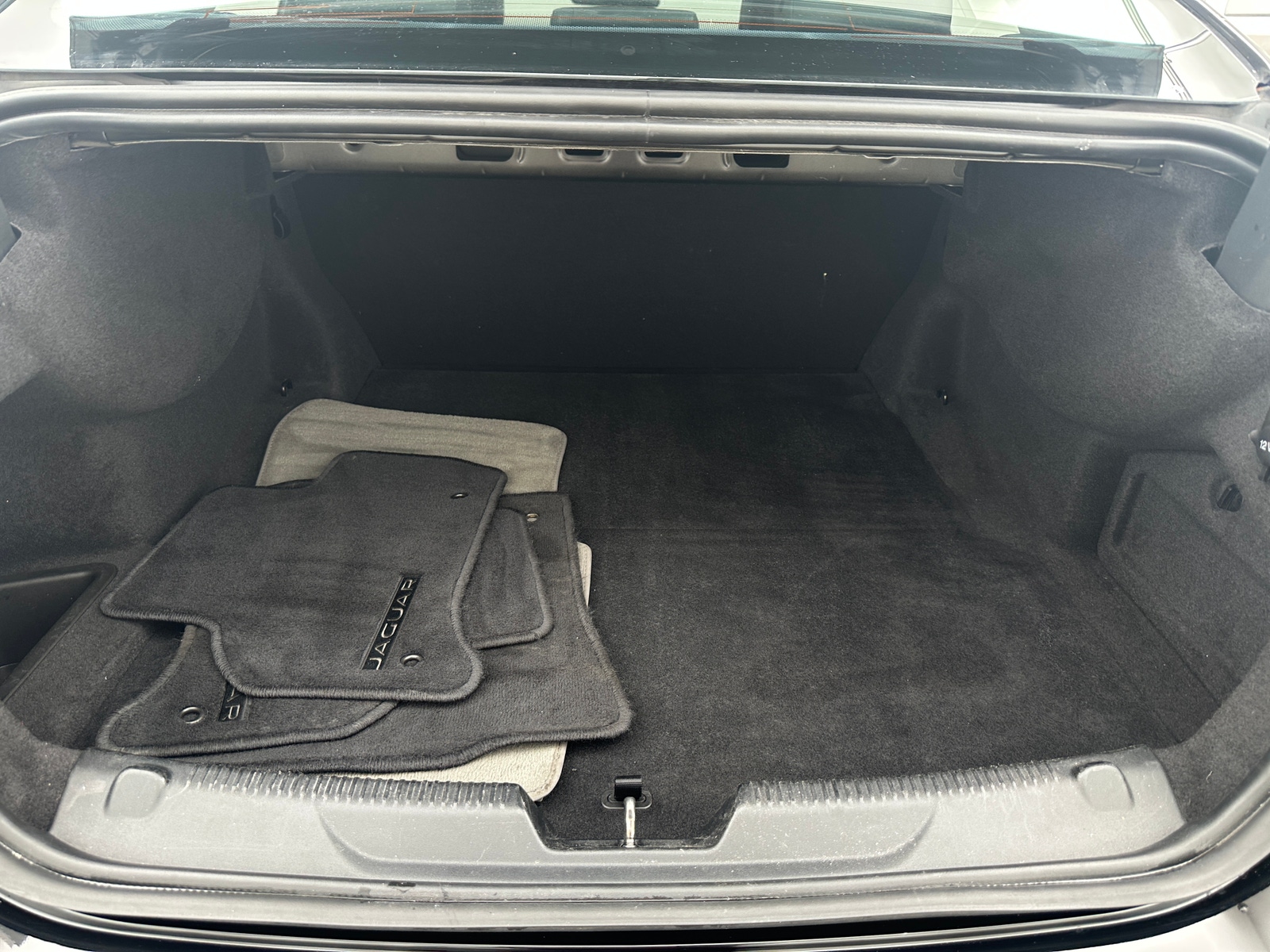 Thumbnail: 2018 Jaguar XE - 6