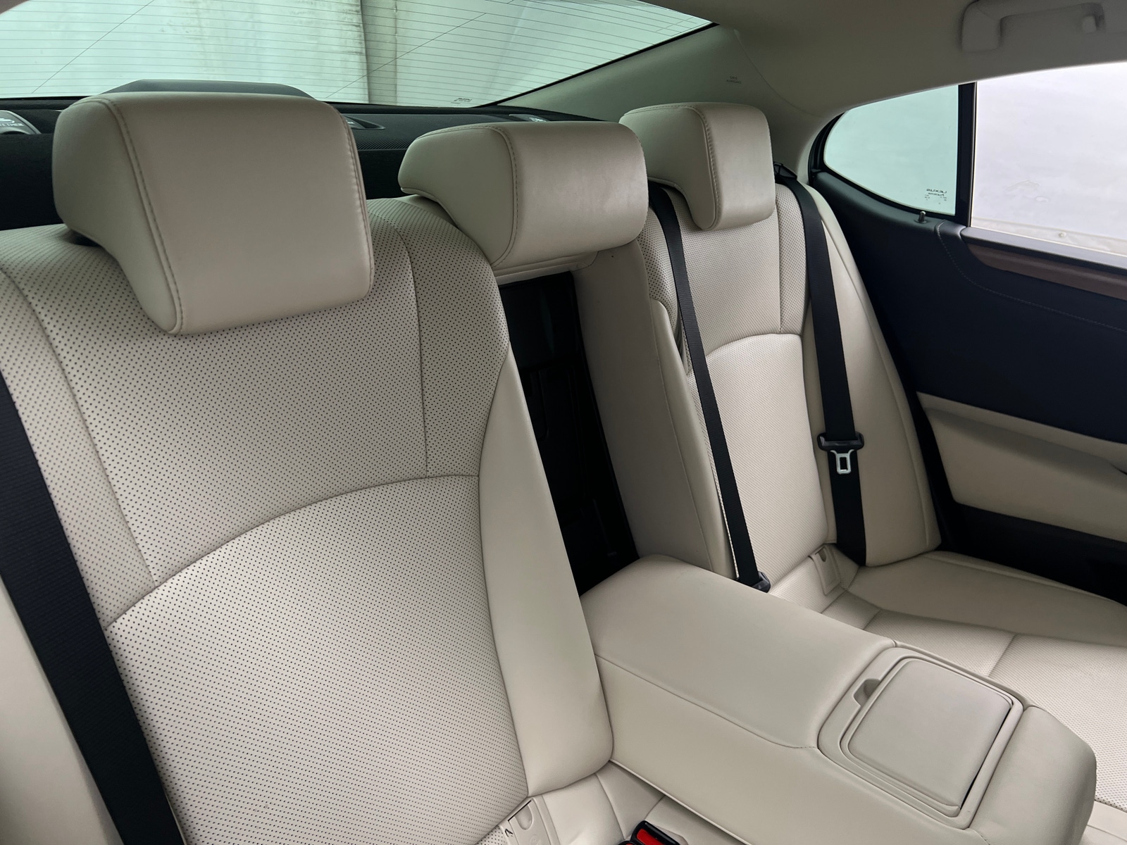 Thumbnail: 2023 Lexus ES - 5