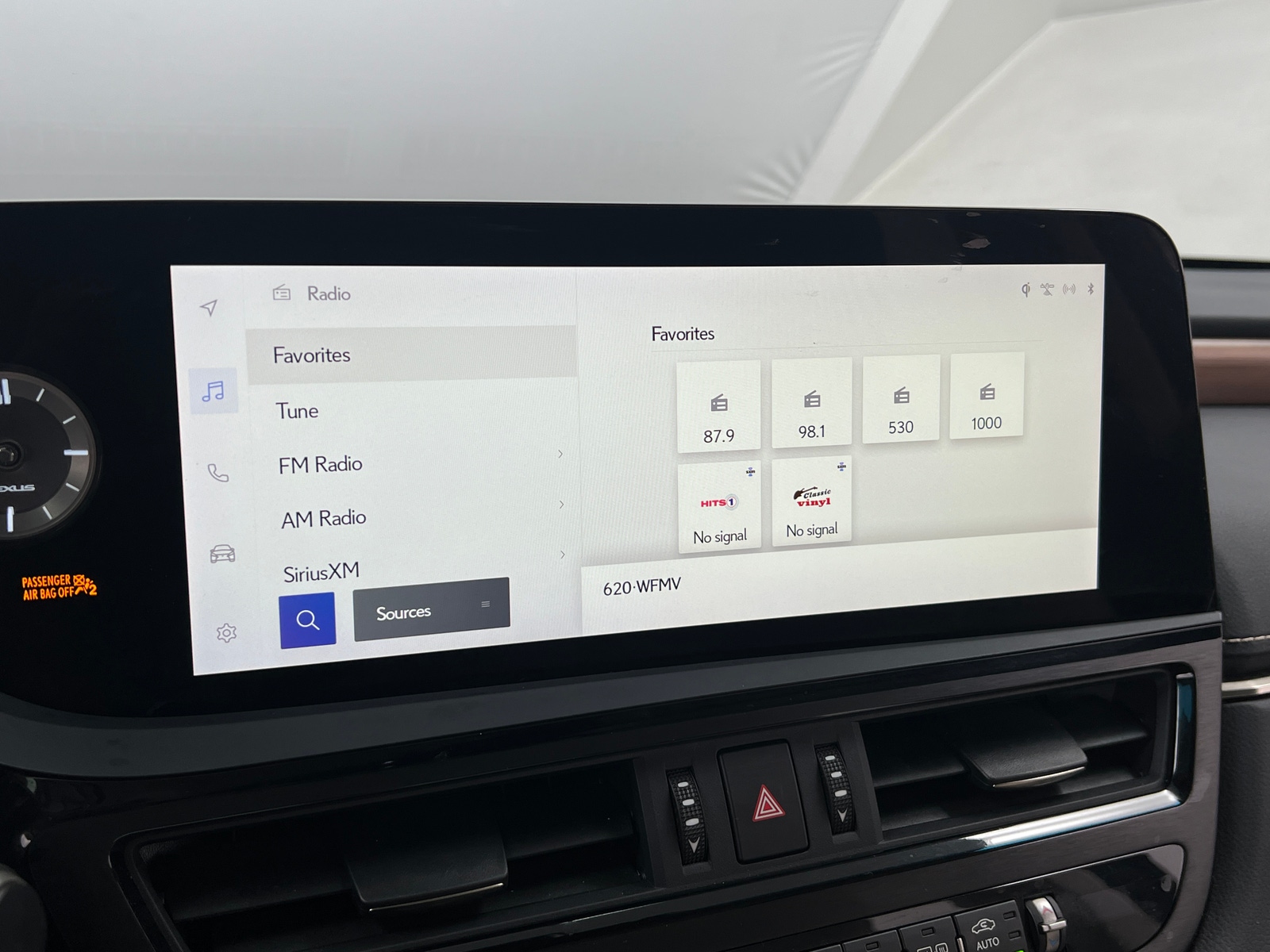 Thumbnail: 2023 Lexus ES - 3