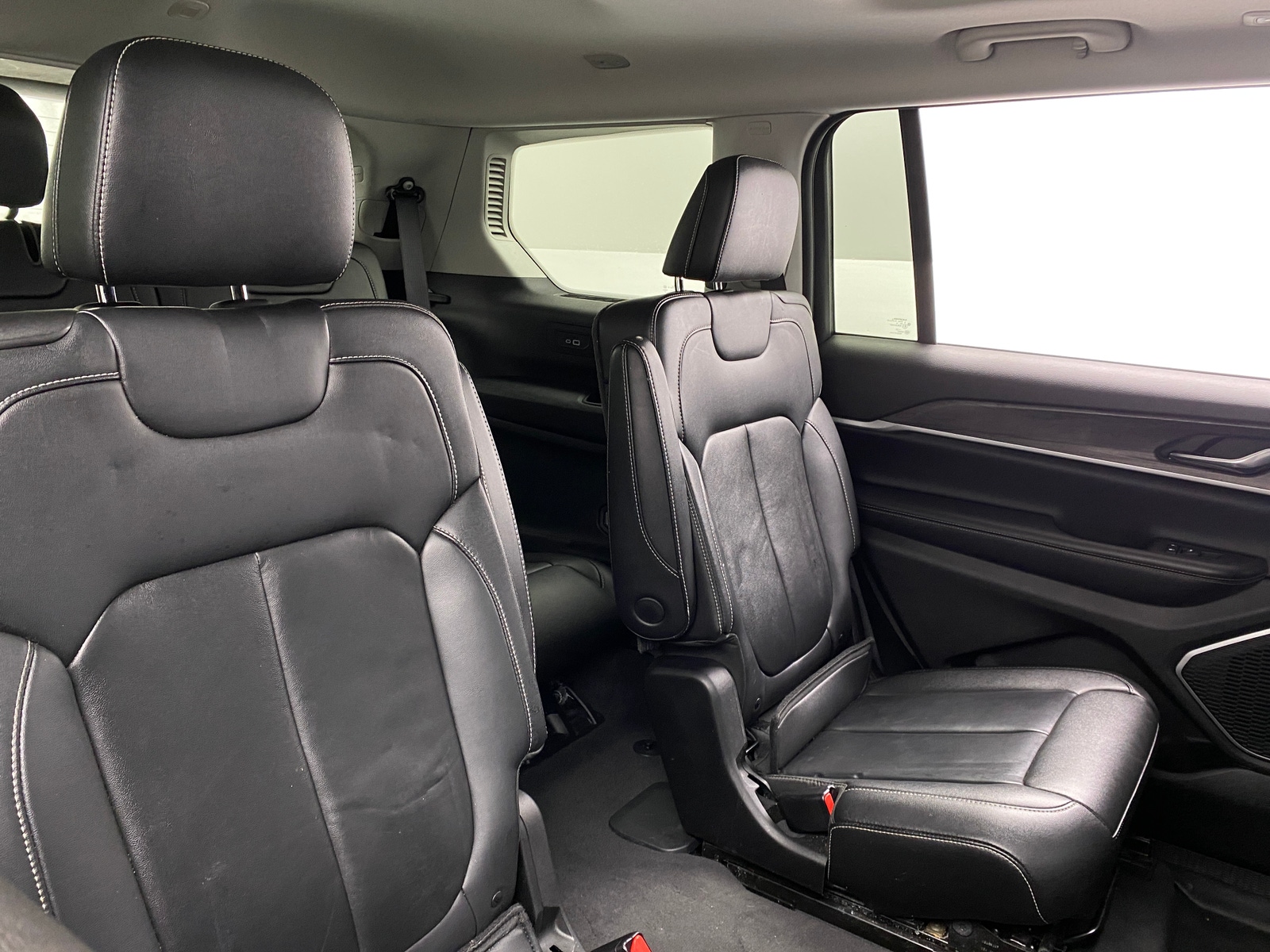 Thumbnail: 2023 Jeep Grand Cherokee L - 5