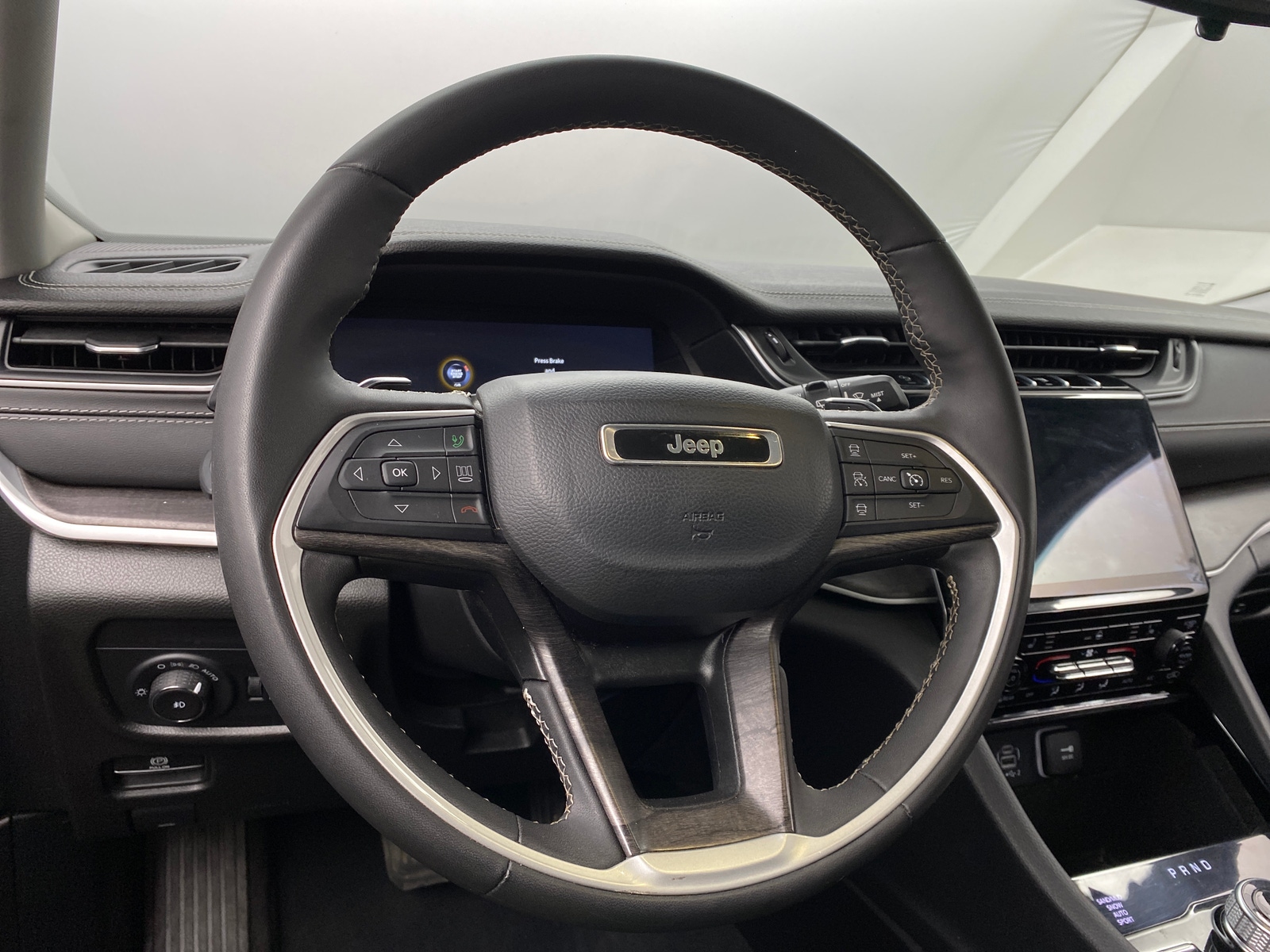 Thumbnail: 2023 Jeep Grand Cherokee L - 4