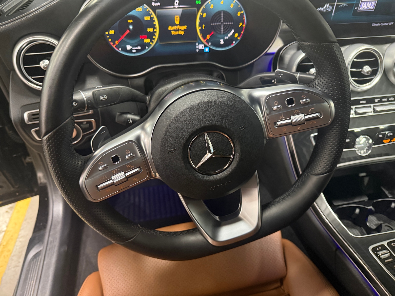 Thumbnail: 2023 Mercedes-Benz C-Class - 4
