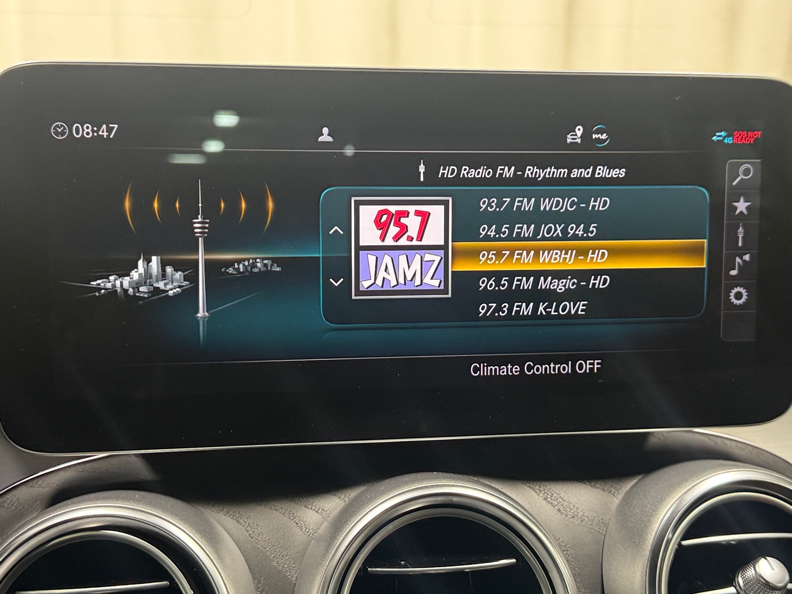 Thumbnail: 2023 Mercedes-Benz C-Class - 3