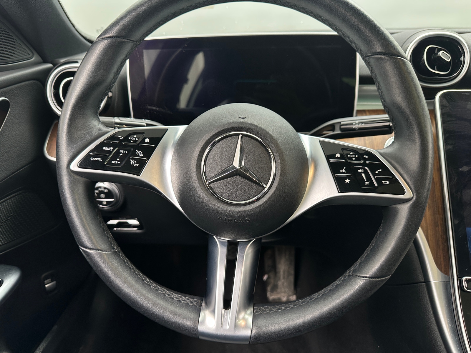 Thumbnail: 2023 Mercedes-Benz C-Class - 4