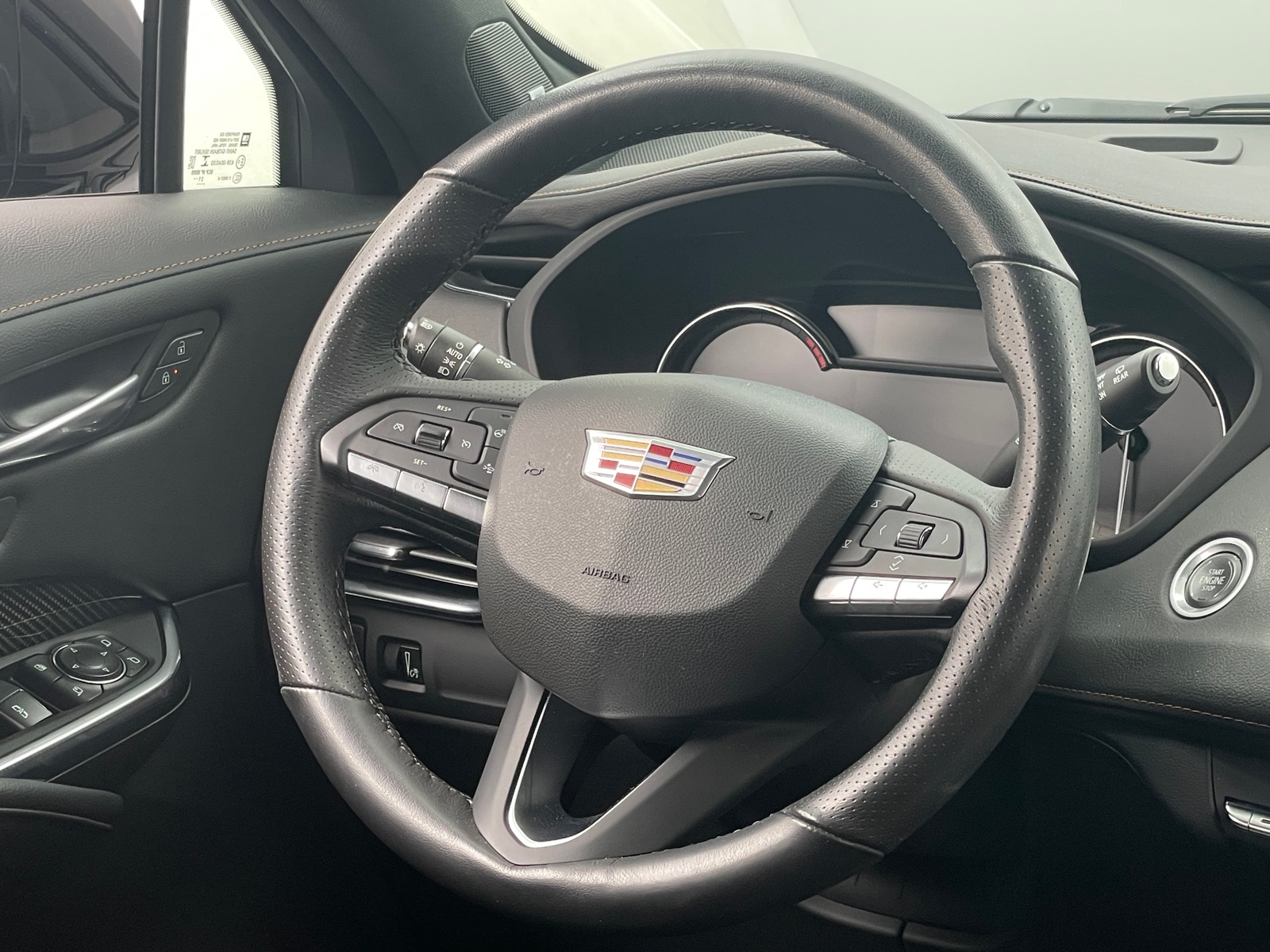 Thumbnail: 2022 Cadillac XT4 - 4