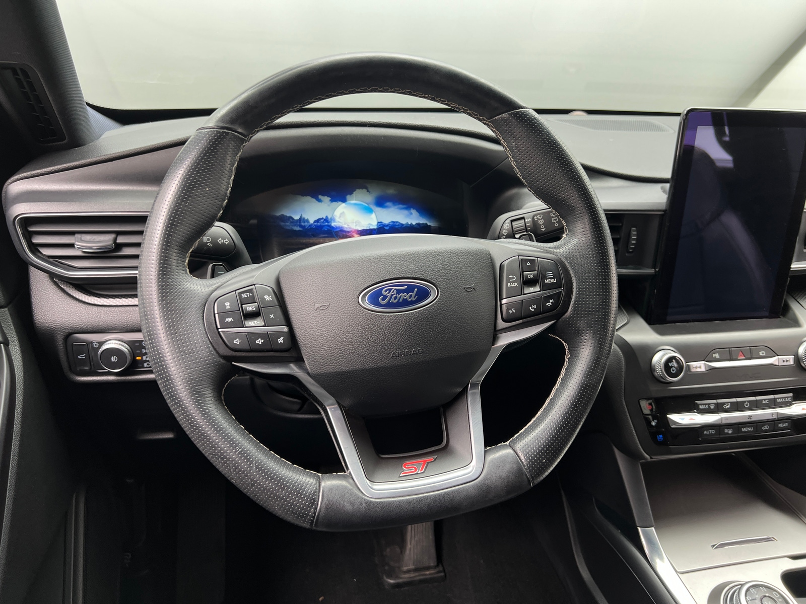 Thumbnail: 2020 Ford Explorer - 4