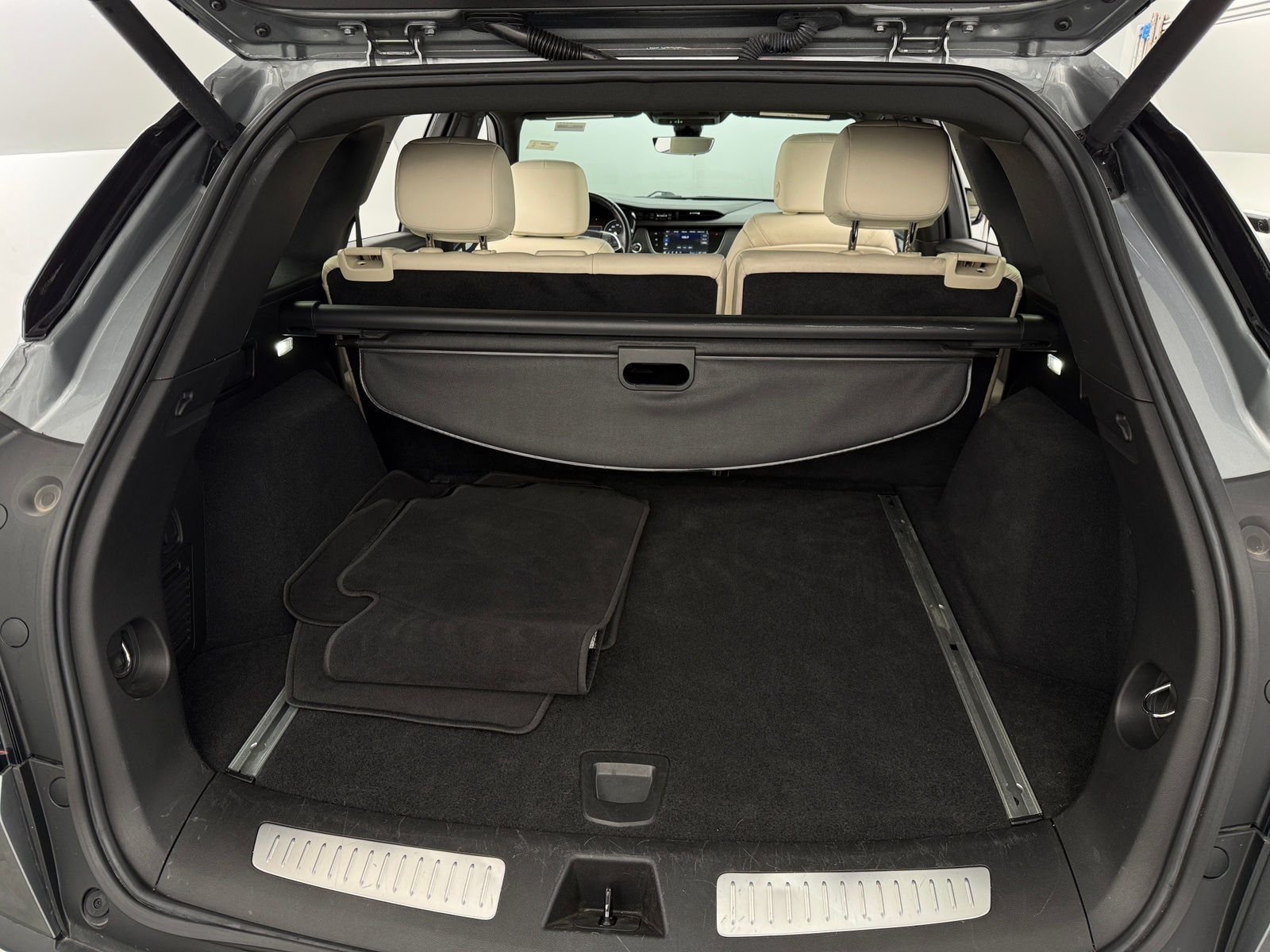 Thumbnail: 2023 Cadillac XT5 - 6