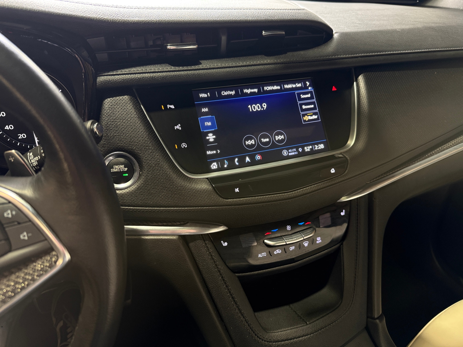 Thumbnail: 2023 Cadillac XT5 - 3