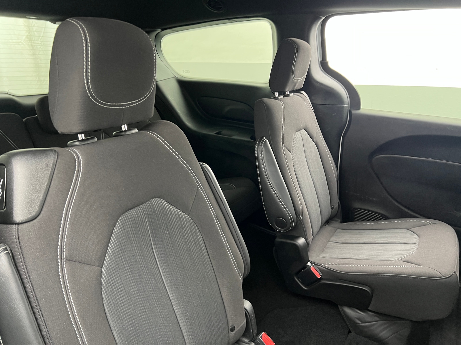 Thumbnail: 2023 Chrysler Pacifica - 6