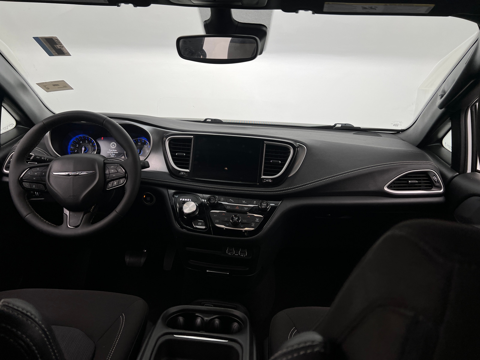 Thumbnail: 2023 Chrysler Pacifica - 3