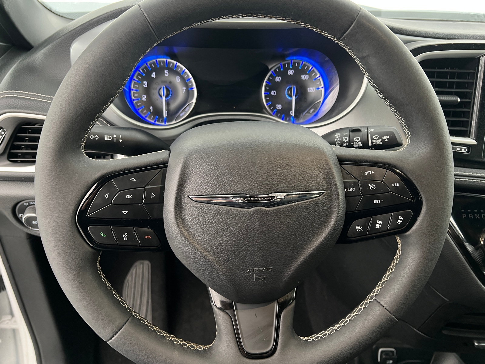 Thumbnail: 2023 Chrysler Pacifica - 5