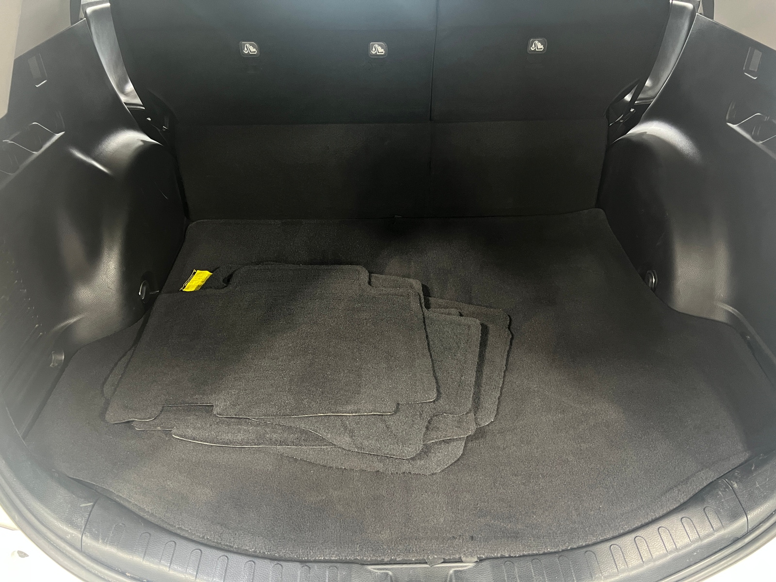 Thumbnail: 2017 Toyota RAV4 - 7