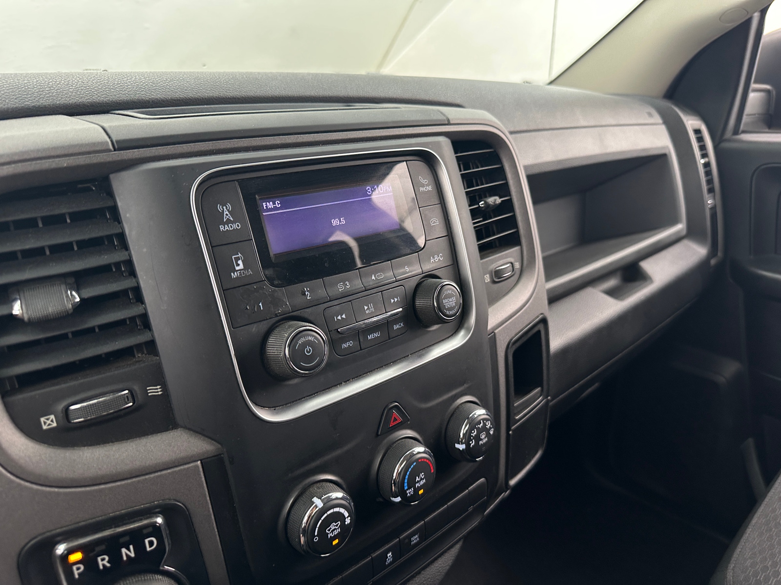 Thumbnail: 2019 RAM 1500 Classic - 4