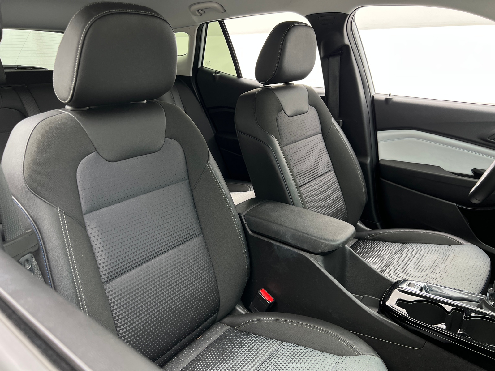 Thumbnail: 2025 Chevrolet Trax - 2