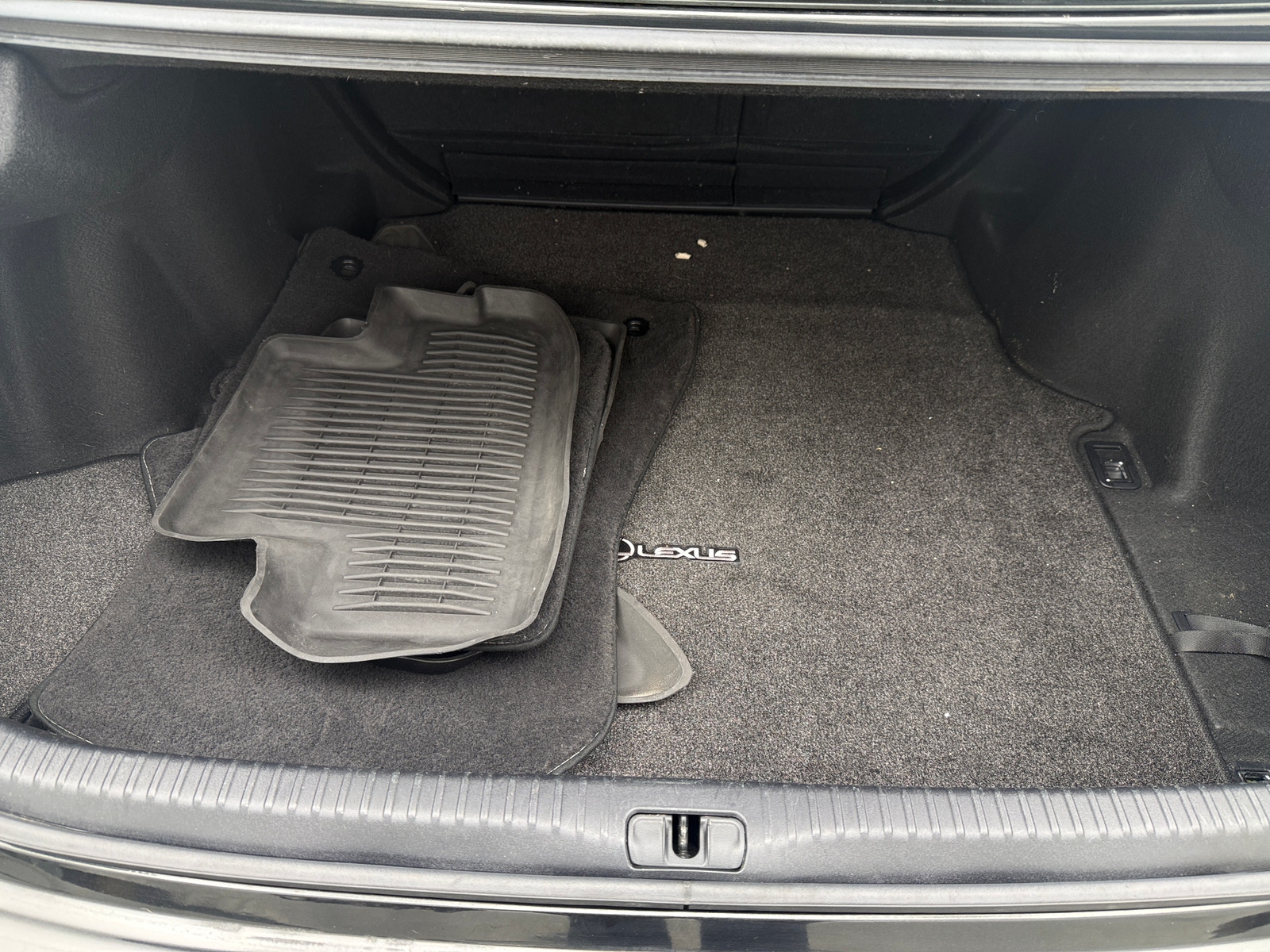 Thumbnail: 2017 Lexus RC - 4