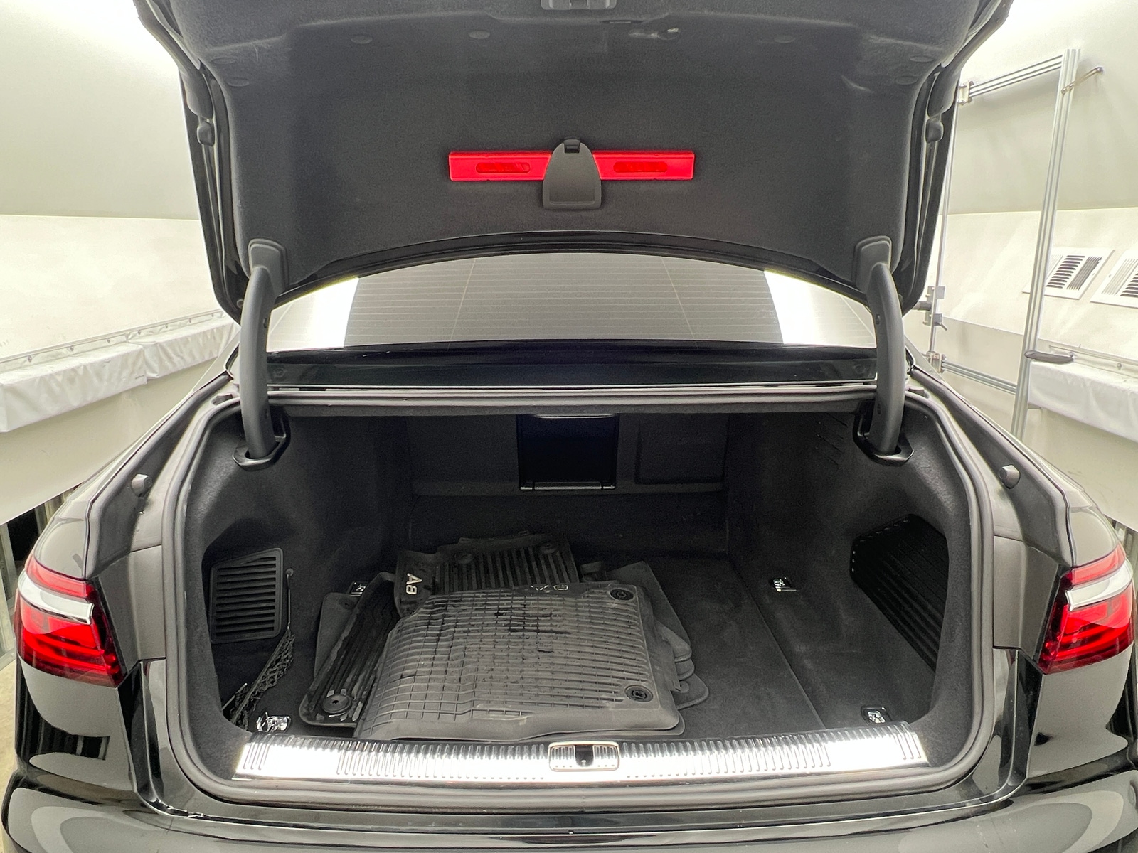 Thumbnail: 2019 Audi A8 - 6