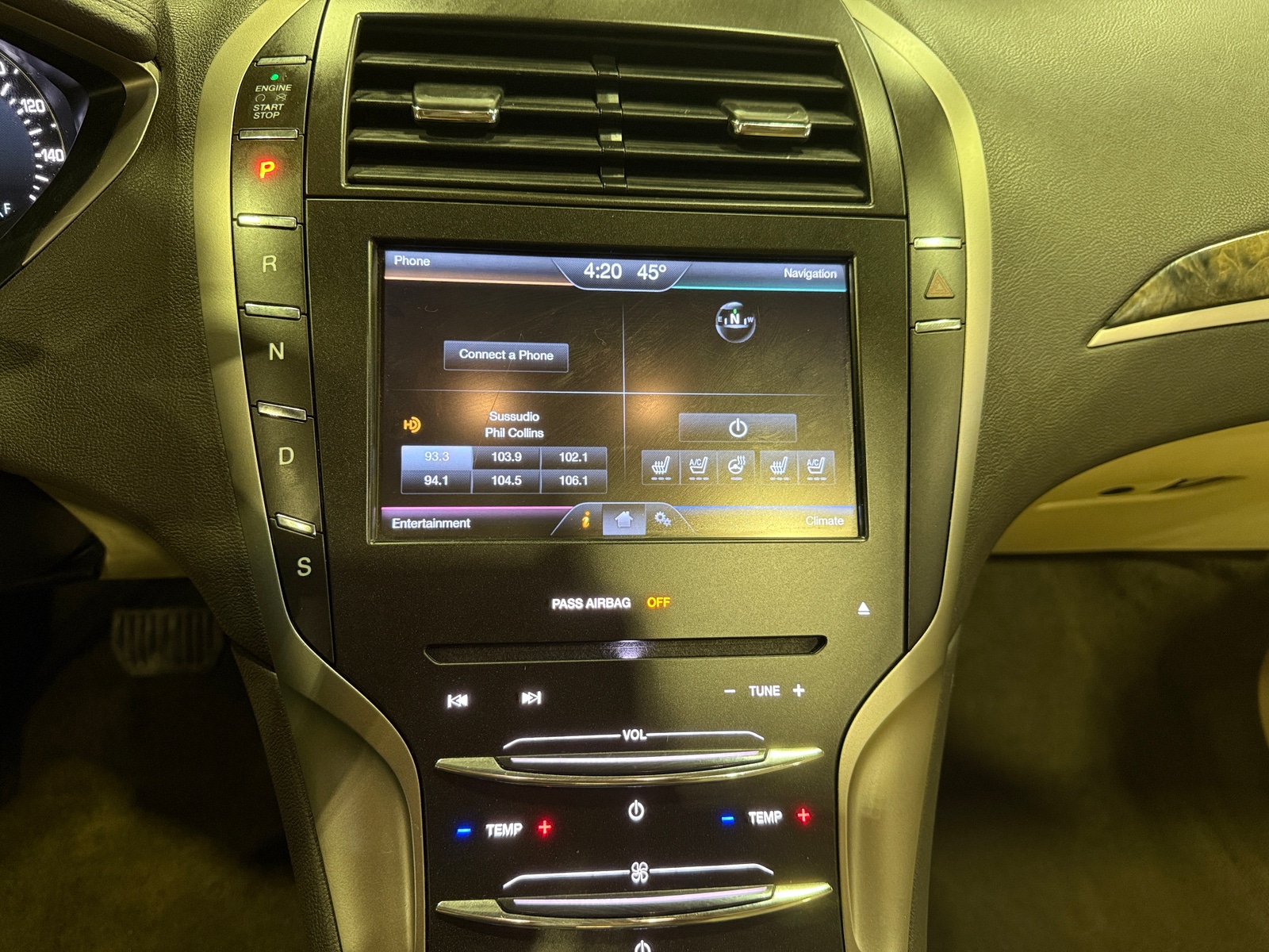 Thumbnail: 2015 Lincoln MKZ - 3