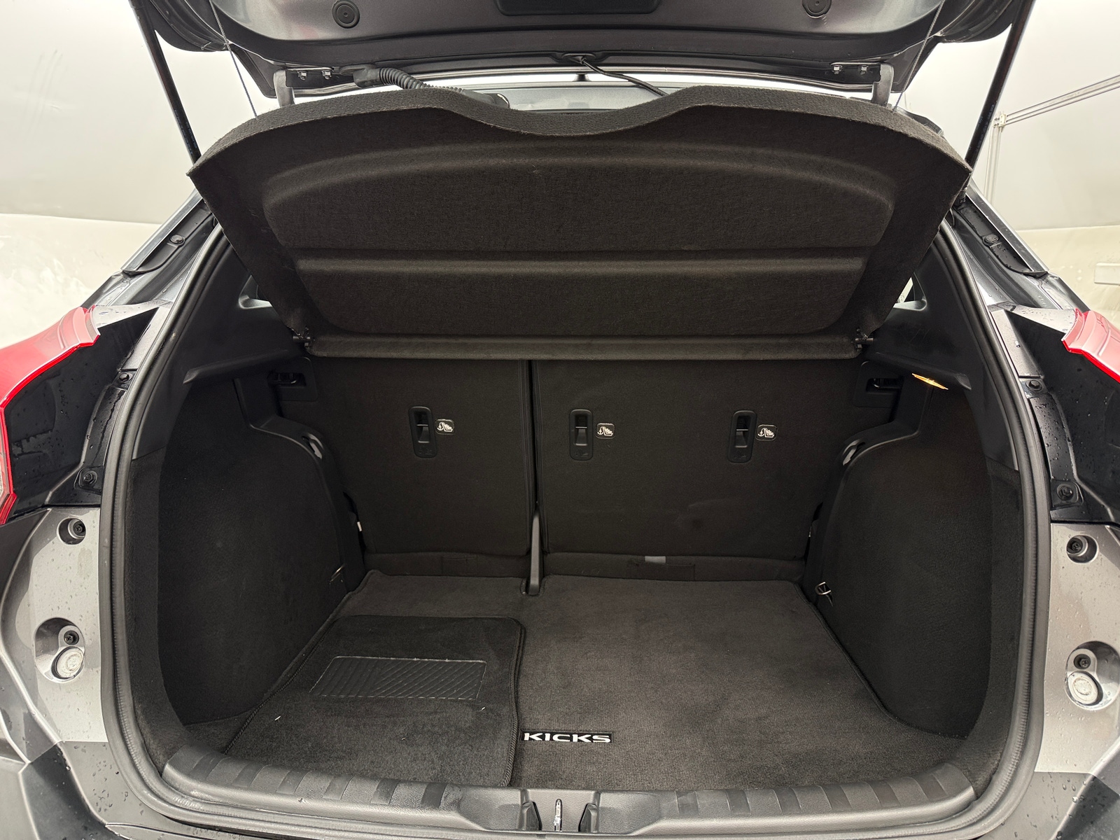 Thumbnail: 2018 Nissan Kicks - 7